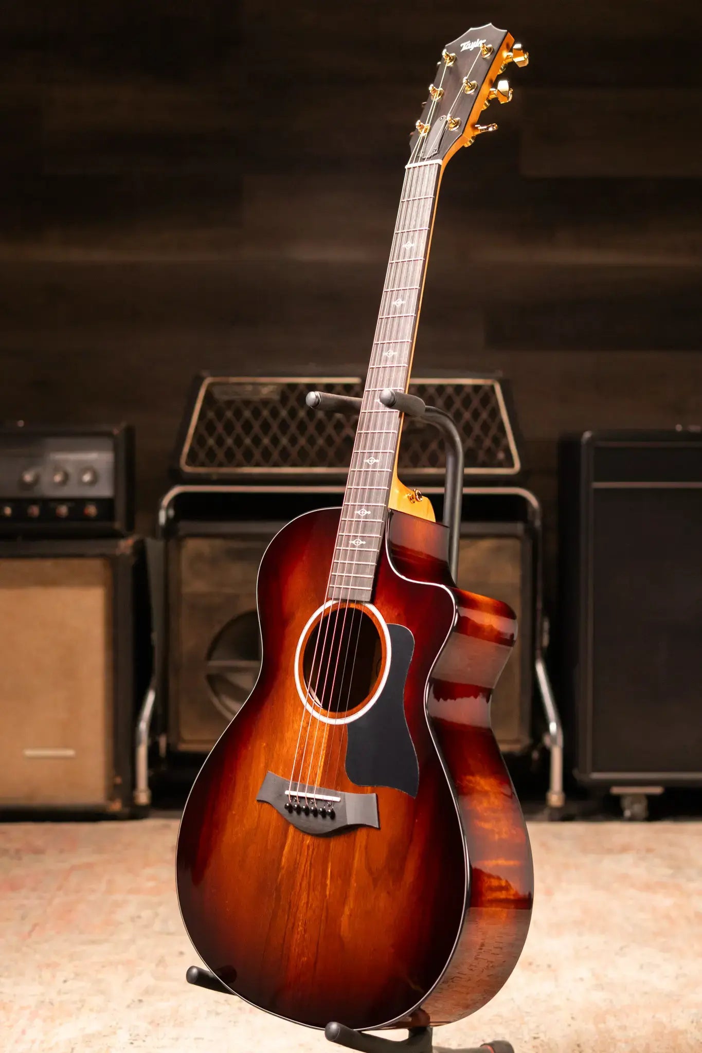 Taylor 222ce-K DLX Grand Concert Acoustic/Electric Guitar with Hardshell Case