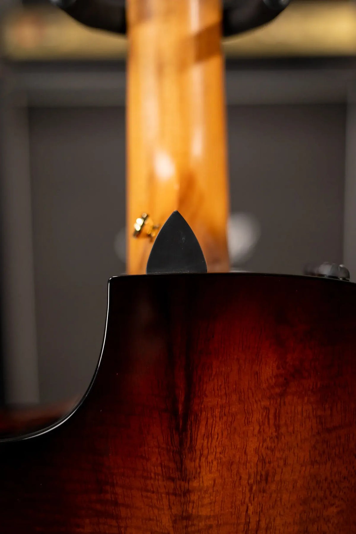 Taylor 222ce-K DLX Grand Concert Hawaiian Koa Acoustic/Electric Guitar - Shaded Edge Burst with Hardshell Case - Demo