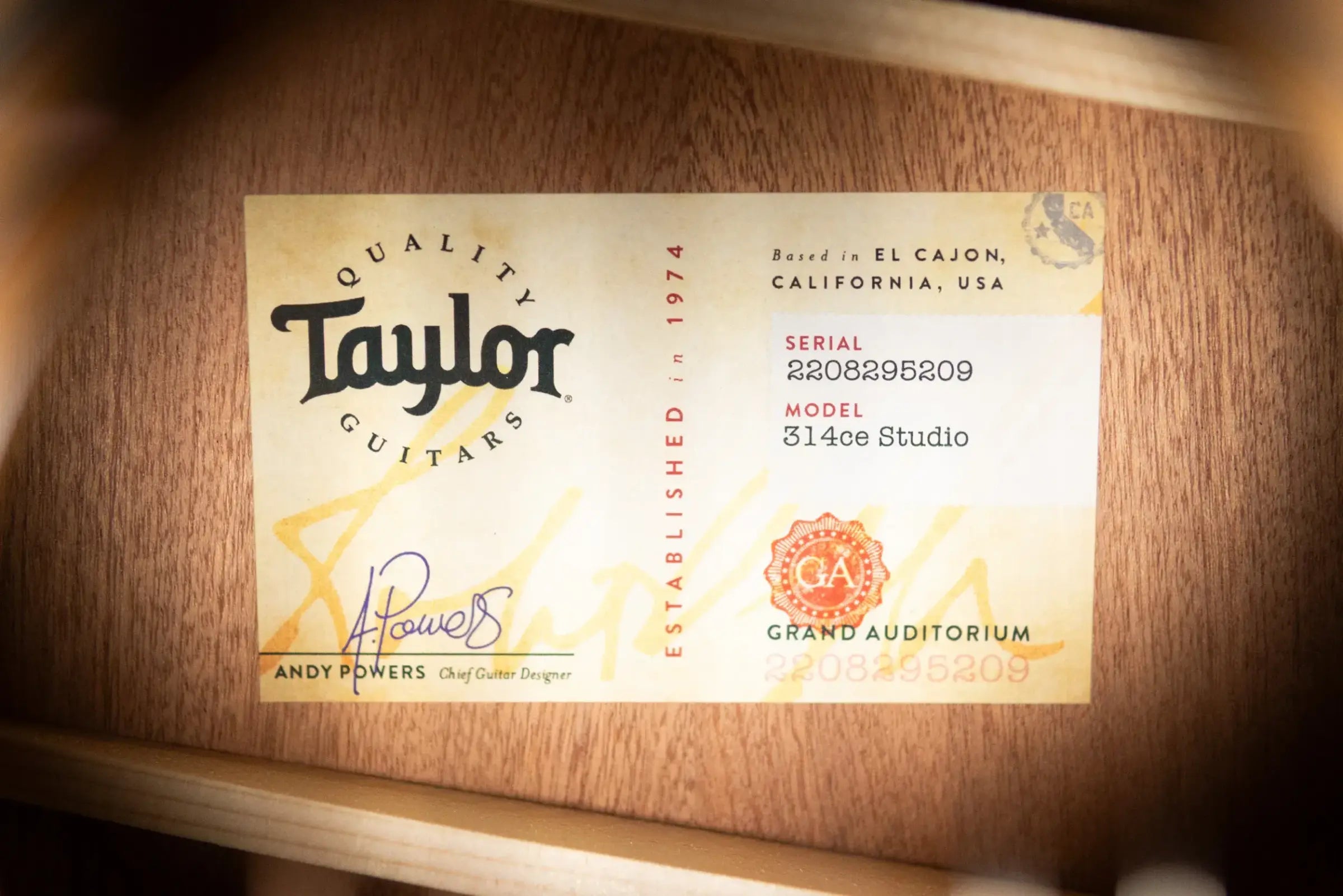 Taylor 314ce Studio Grand Auditorium Acoustic/Electric Guitar - Natural with Gig Bag