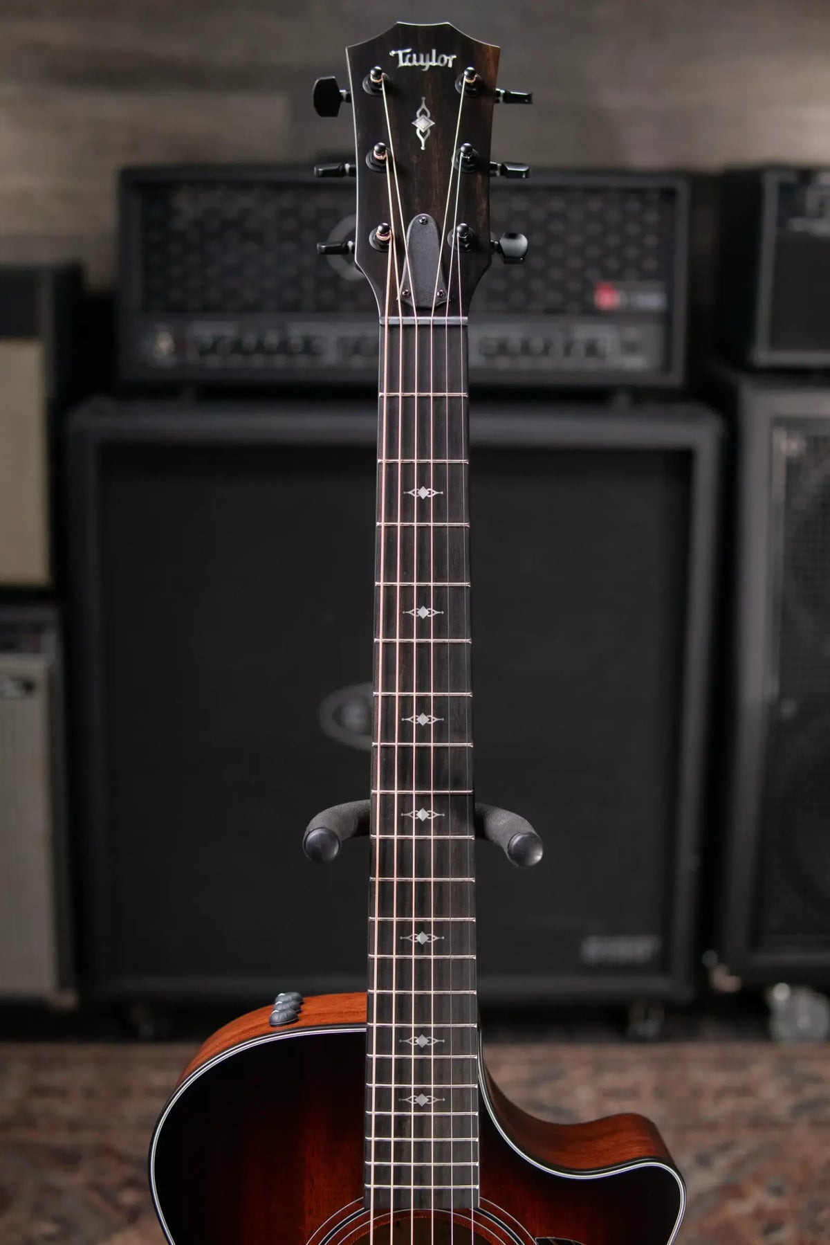 Taylor 322ce Grand Concert Acoustic/Electric Guitar - Shaded Edge Burst with Hardshell Case