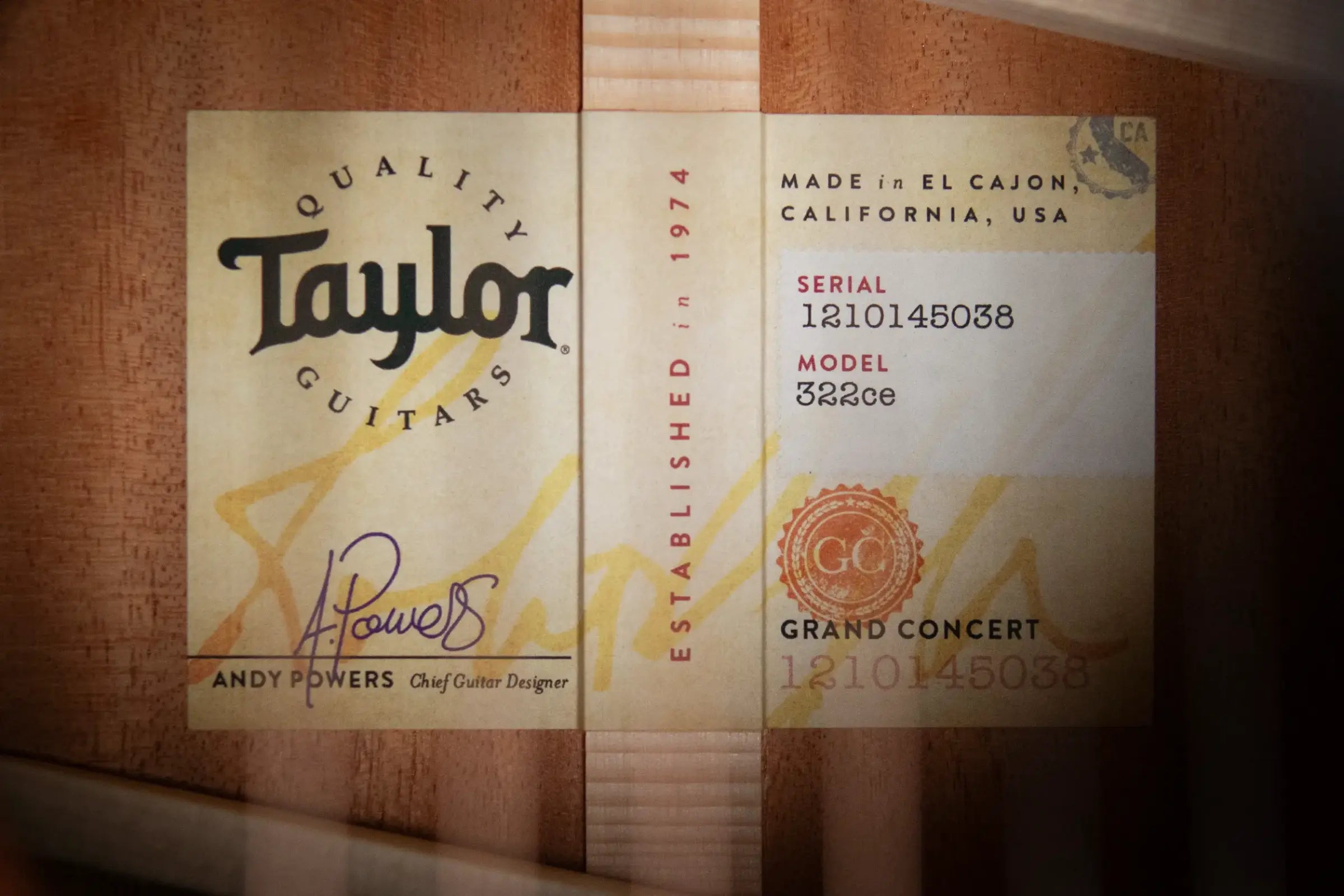 Taylor 322ce Grand Concert Acoustic/Electric Guitar - Shaded Edge Burst with Hardshell Case