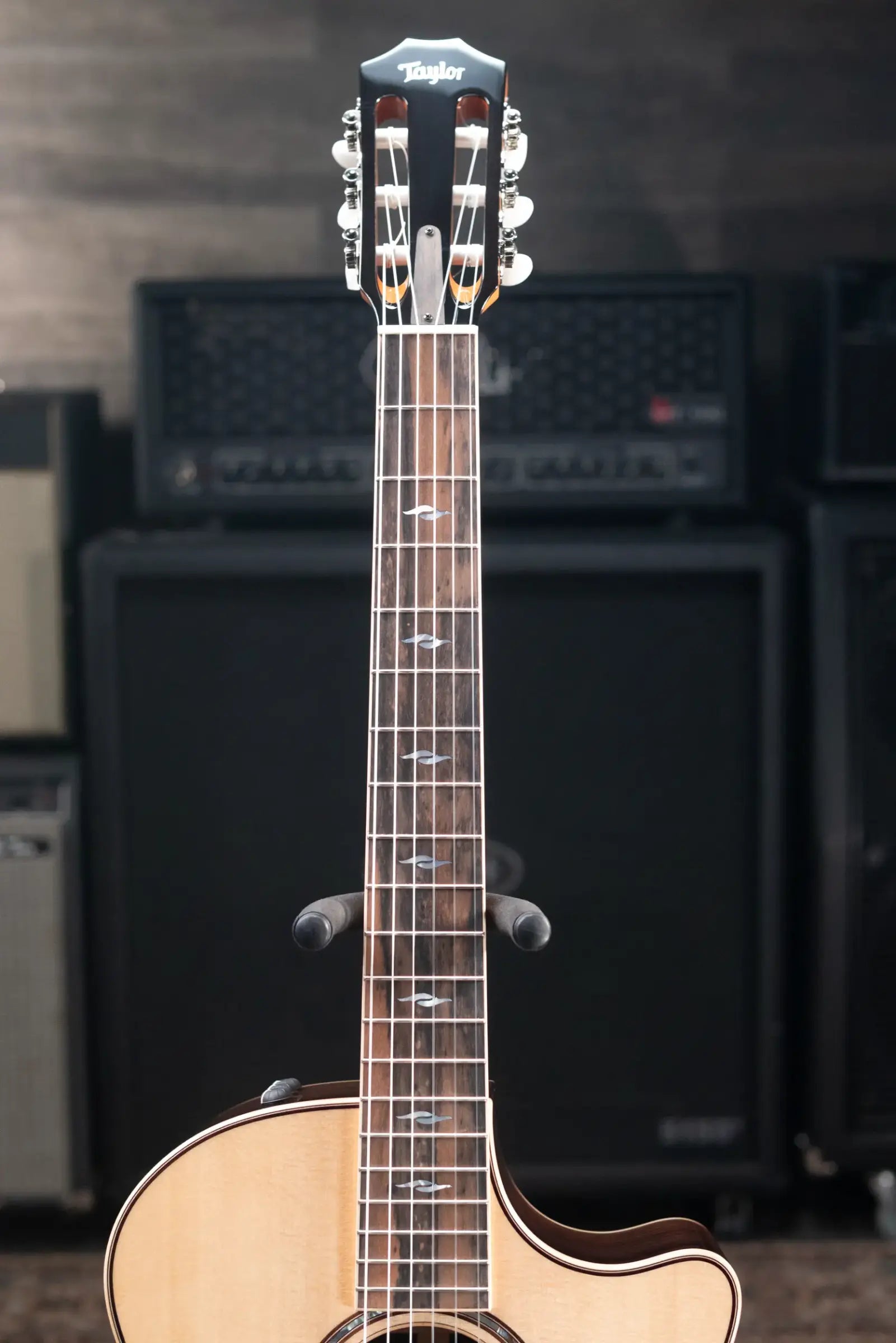 Taylor 814ce-N Nylon Grand Auditorium Acoustic/Electric Guitar with Hardshell Case