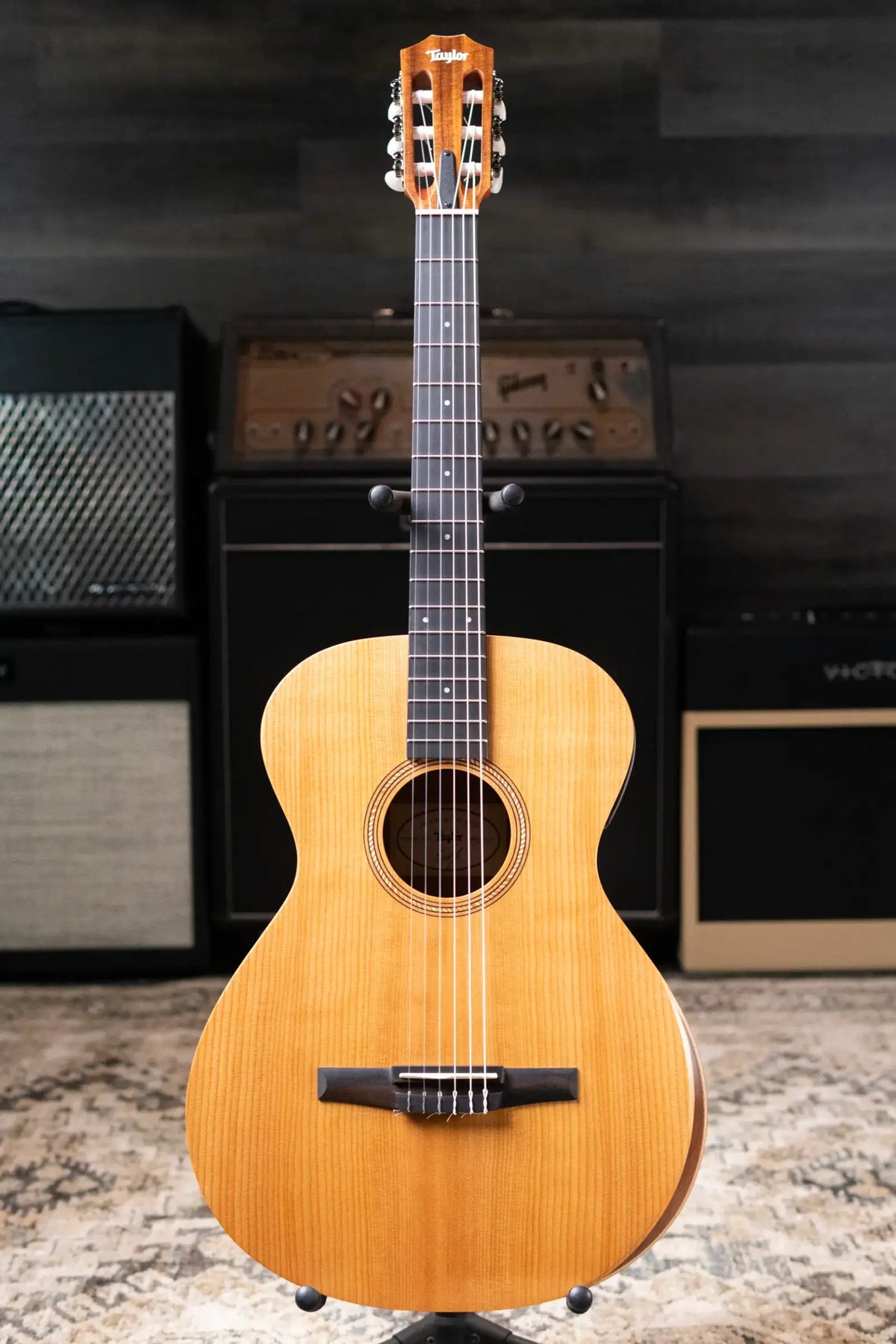 Taylor Academy 12e-N Left-Handed Nylon Grand Concert Acoustic/Electric Guitar with Gig Bag