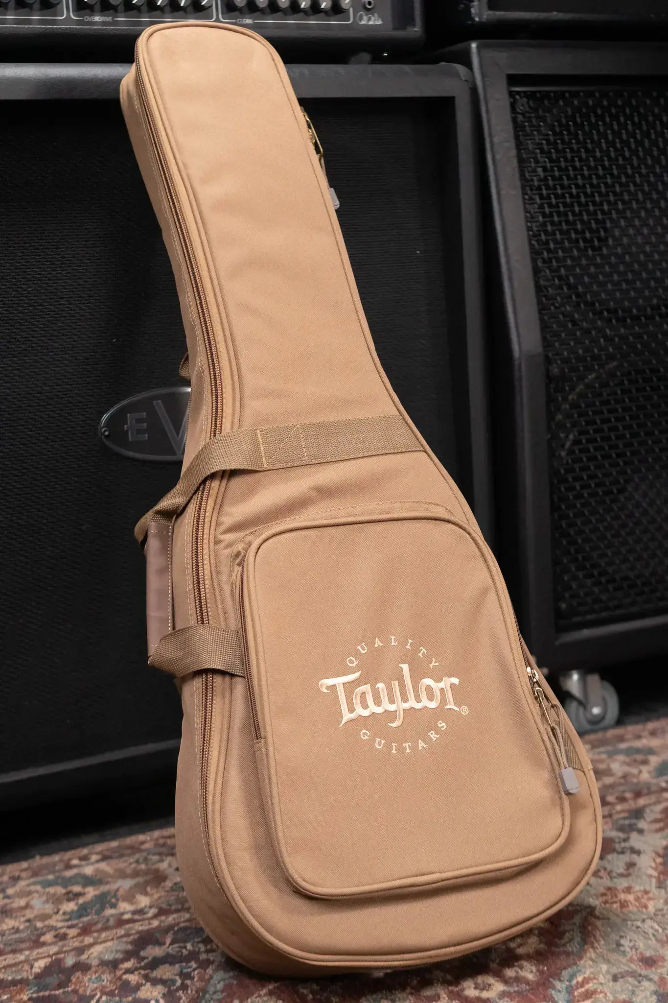Taylor BT2 Baby Taylor Acoustic Guitar with Gig Bag