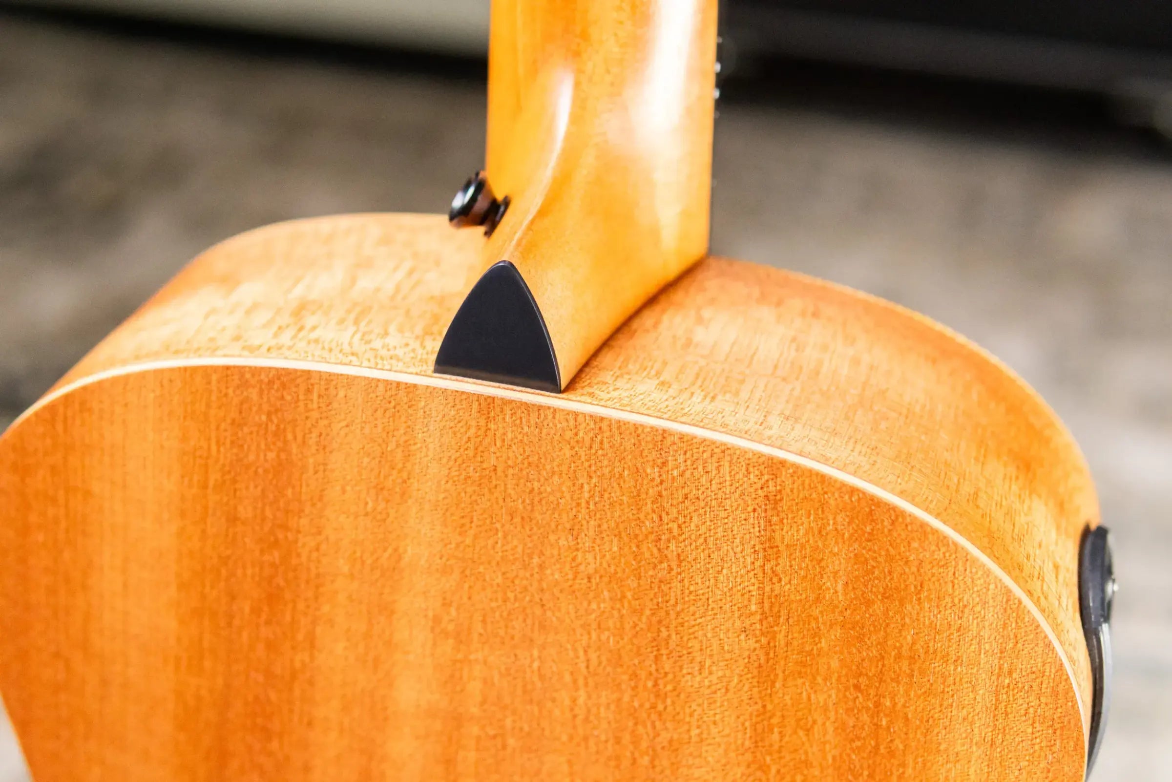 Taylor GS Mini-e Special Edition Acoustic/Electric Guitar - Honeyburst with GS Mini Bag
