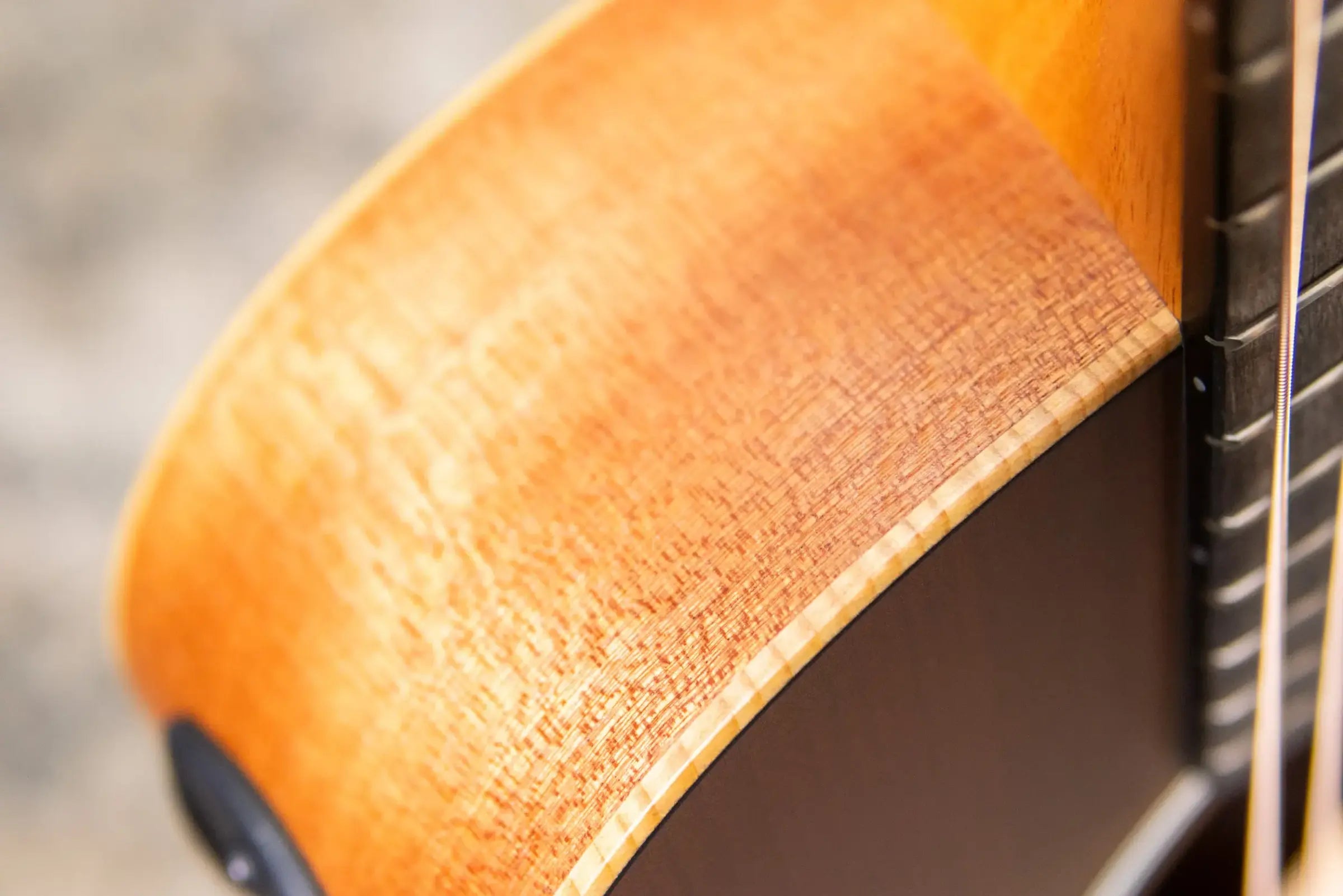 Taylor GS Mini-e Special Edition Acoustic/Electric Guitar - Honeyburst with GS Mini Bag