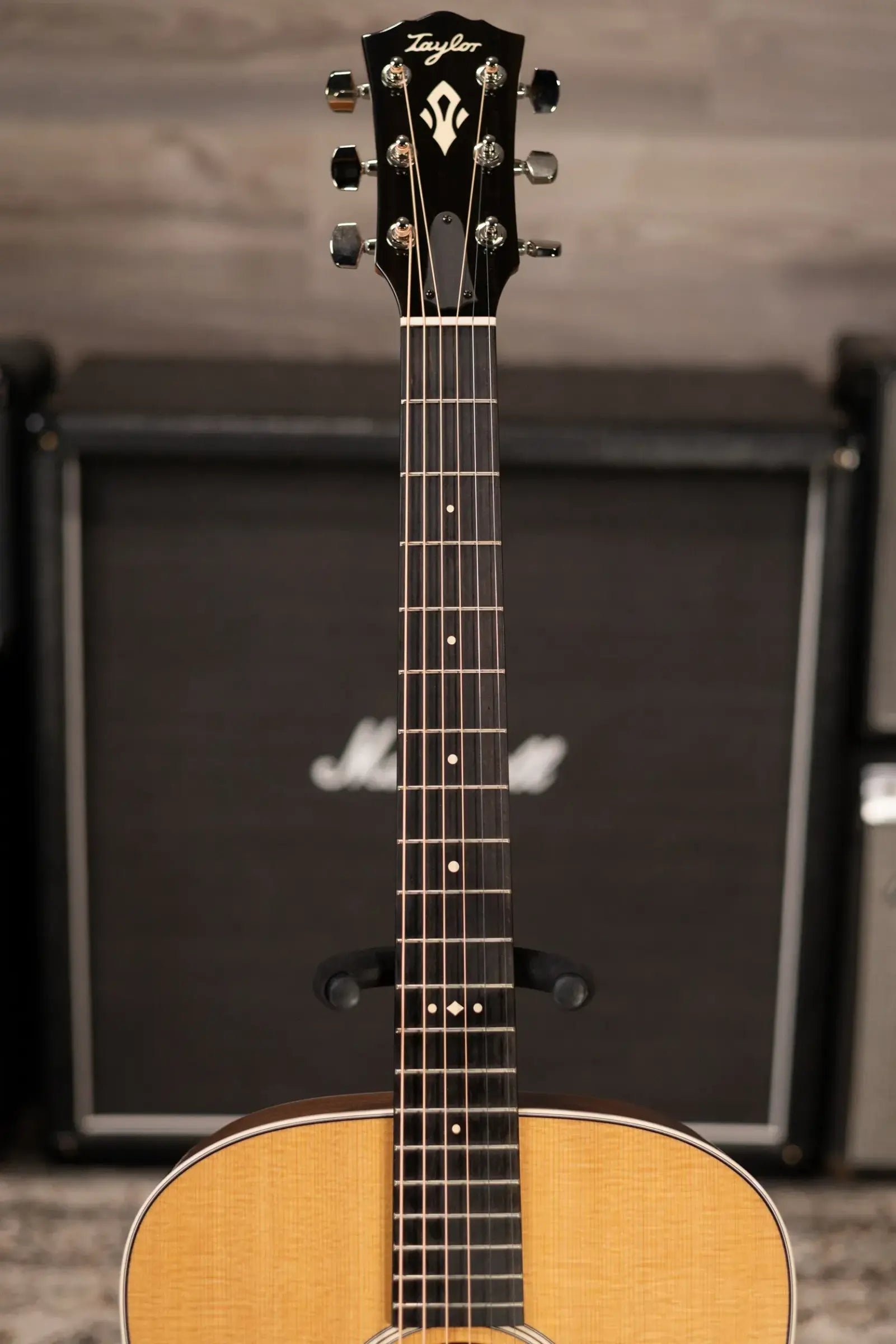 Taylor Gold Label 510e Dreadnought Acoustic/Electric Guitar with Hardshell Case