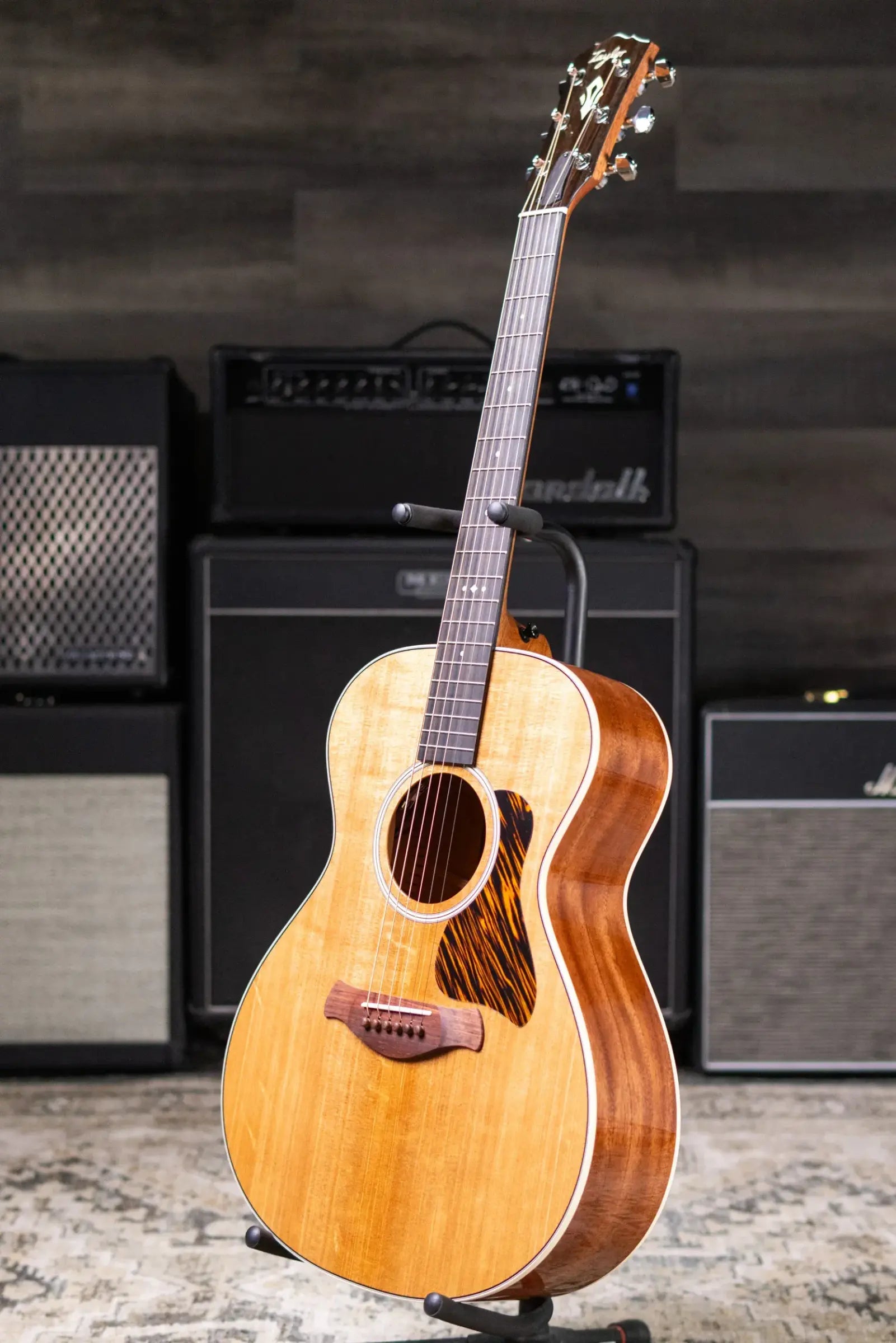 Taylor Gold Label 512e Grand Concert Acoustic/Electric Guitar - Natural with Hardshell Case