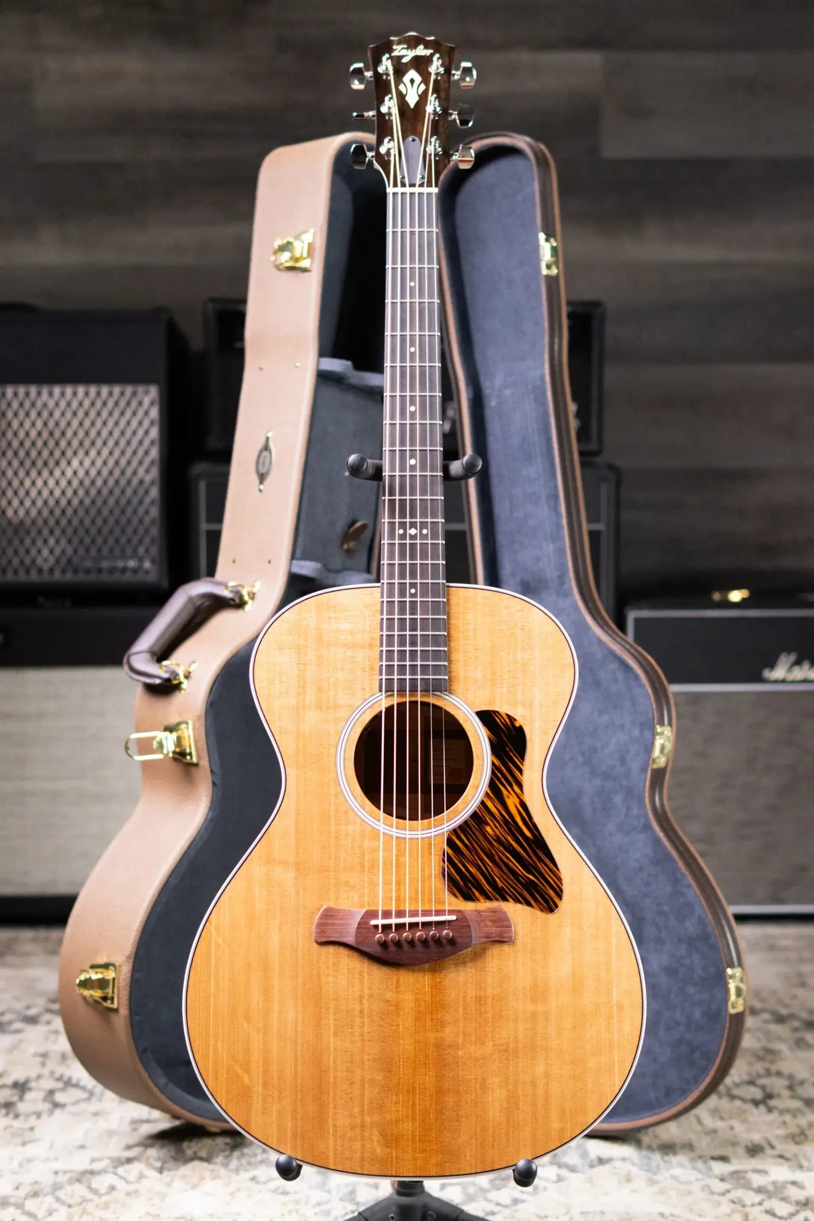 Taylor Gold Label 512e Grand Concert Acoustic/Electric Guitar - Natural with Hardshell Case