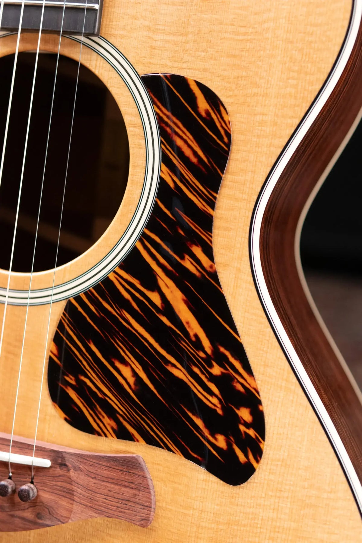 Taylor Gold Label 712e Grand Concert Acoustic/Electric Guitar - Natural with Hardshell Case