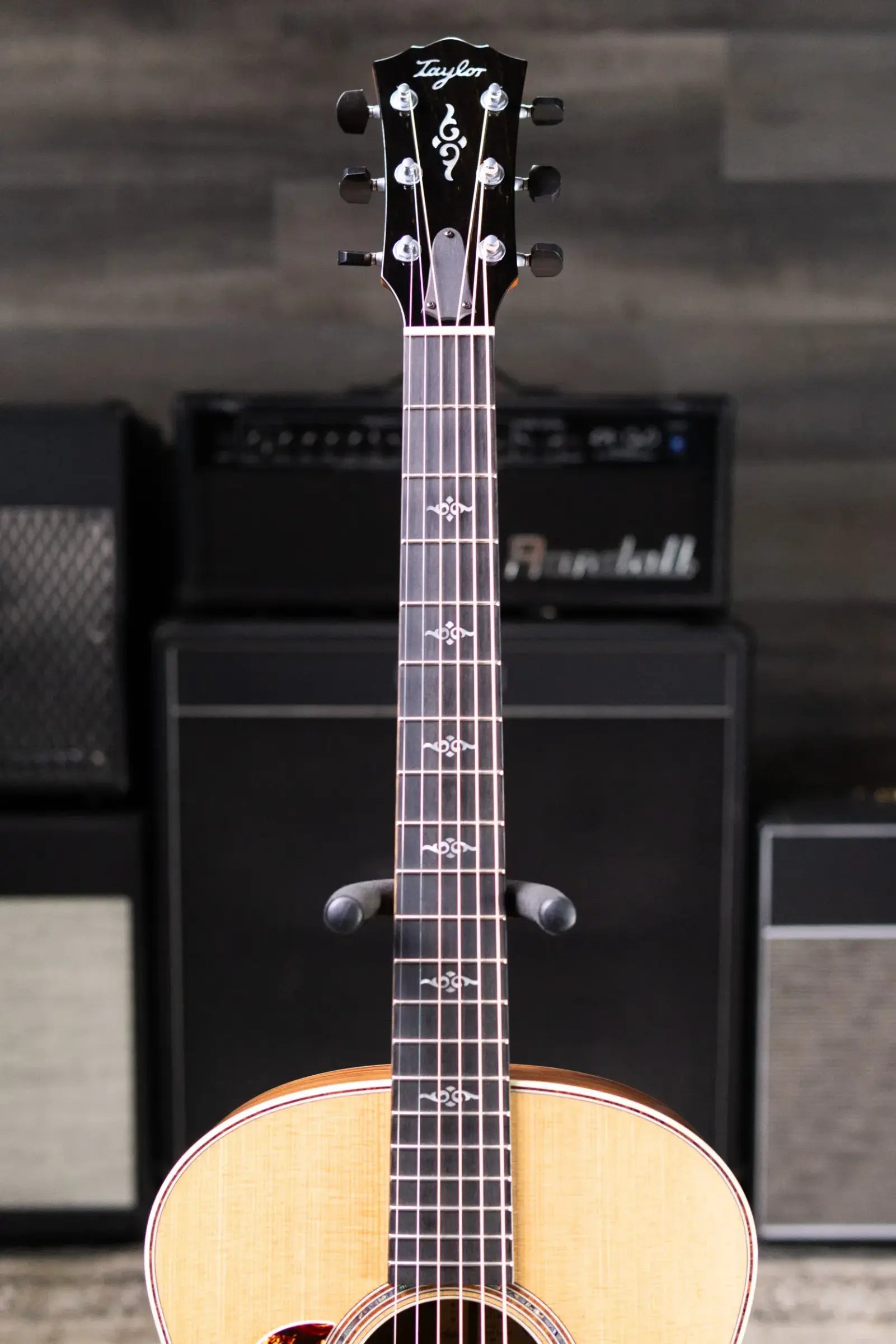 Taylor Gold Label 814e Left-Handed Super Auditorium Acoustic/Electric Guitar - Natural with Hardshell Case