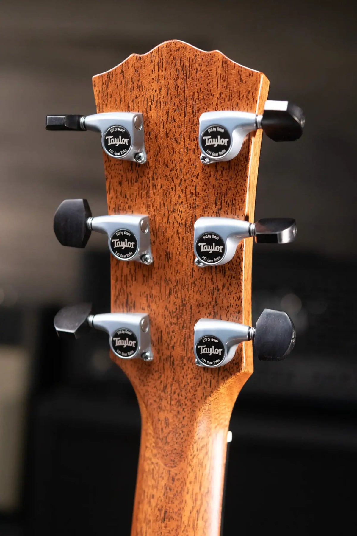 Taylor Gold Label 814e SB Super Auditorium Acoustic/Electric Guitar - Sunburst with Hardshell Case - Demo