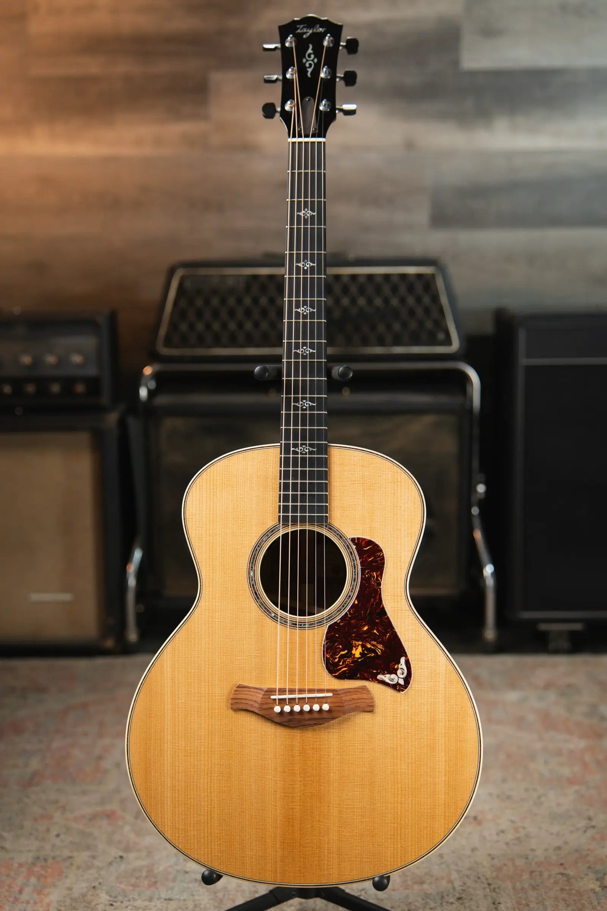 Taylor Gold Label 814e Super Auditorium Acoustic/Electric Guitar - Natural Top with Hardshell Case - Demo