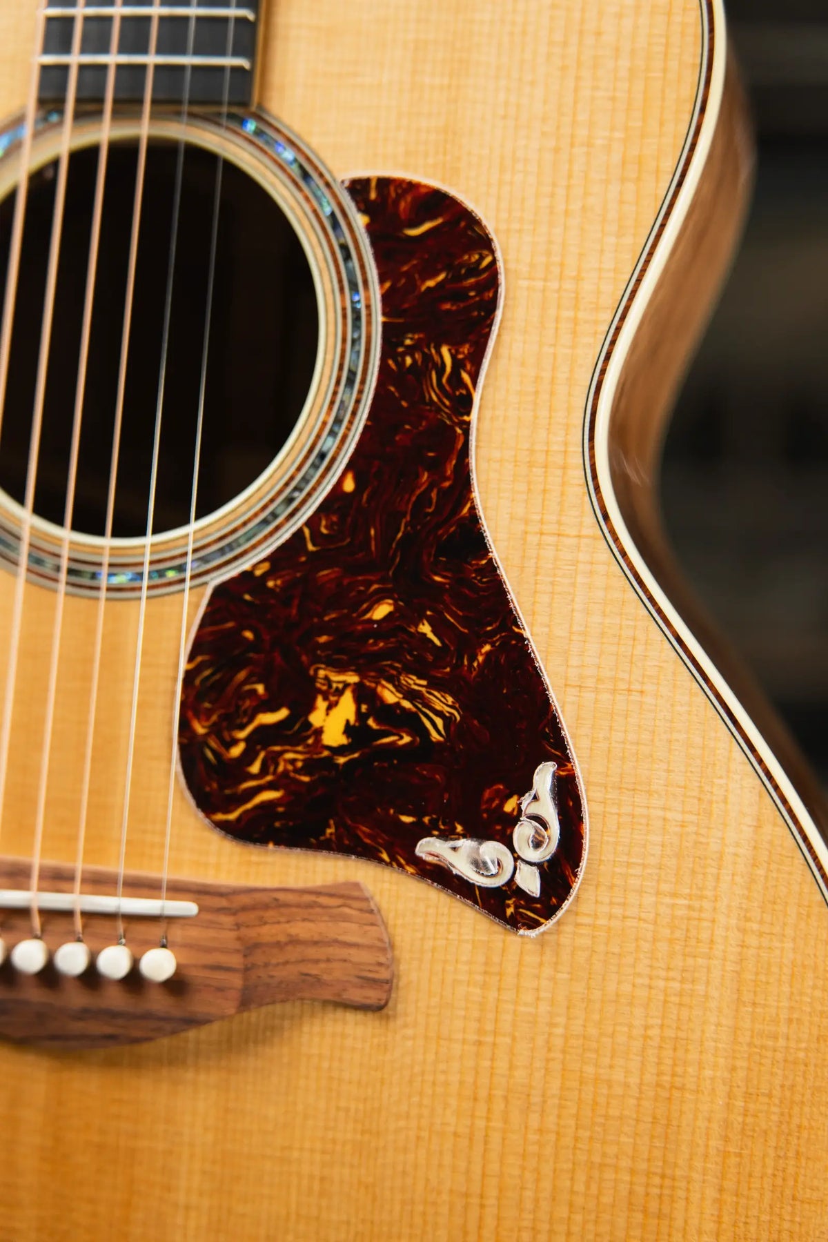 Taylor Gold Label 814e Super Auditorium Acoustic/Electric Guitar - Natural Top with Hardshell Case - Demo