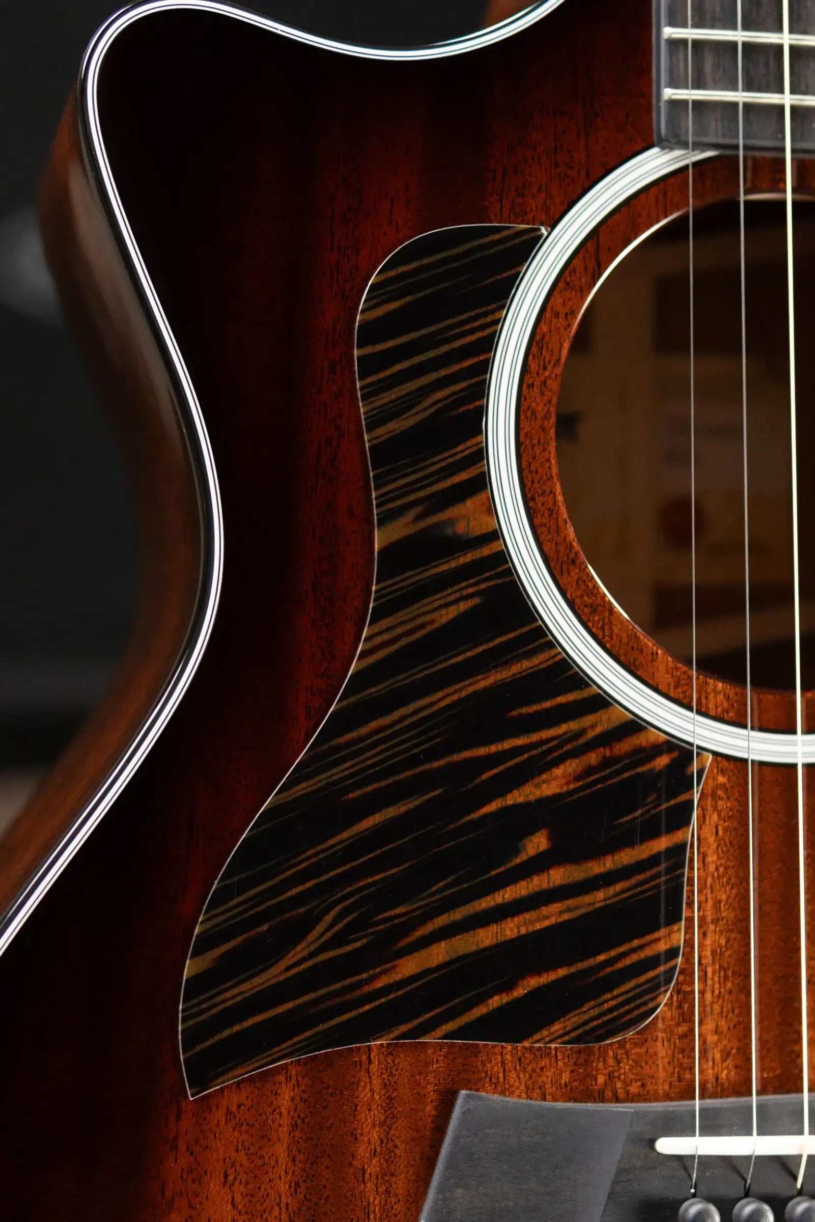 Taylor Next Generation 324ce Left-Hand Grand Auditorium Acoustic/Electric Guitar with Hardshell Case
