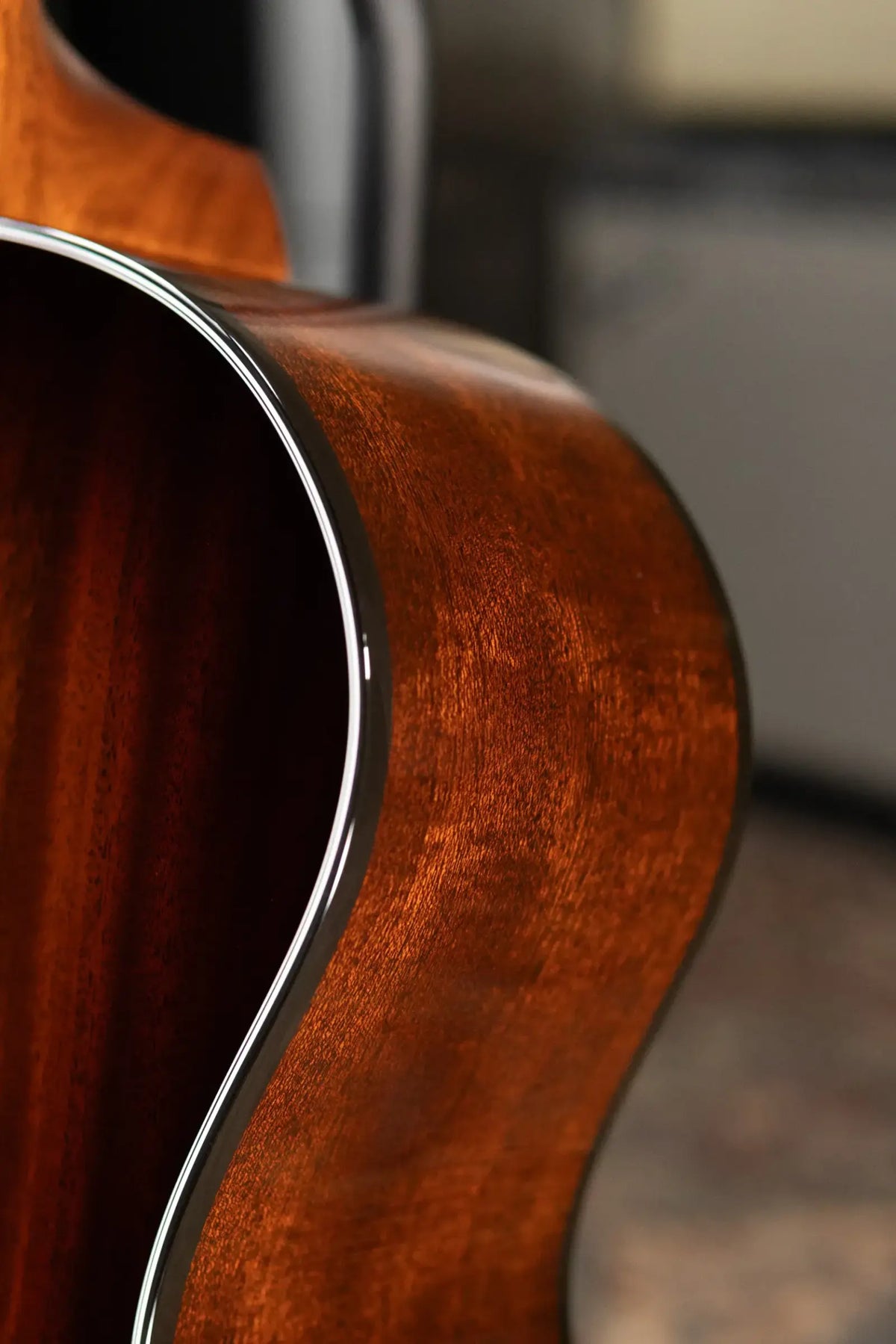 Taylor Next Generation 324ce Left-Hand Grand Auditorium Acoustic/Electric Guitar with Hardshell Case