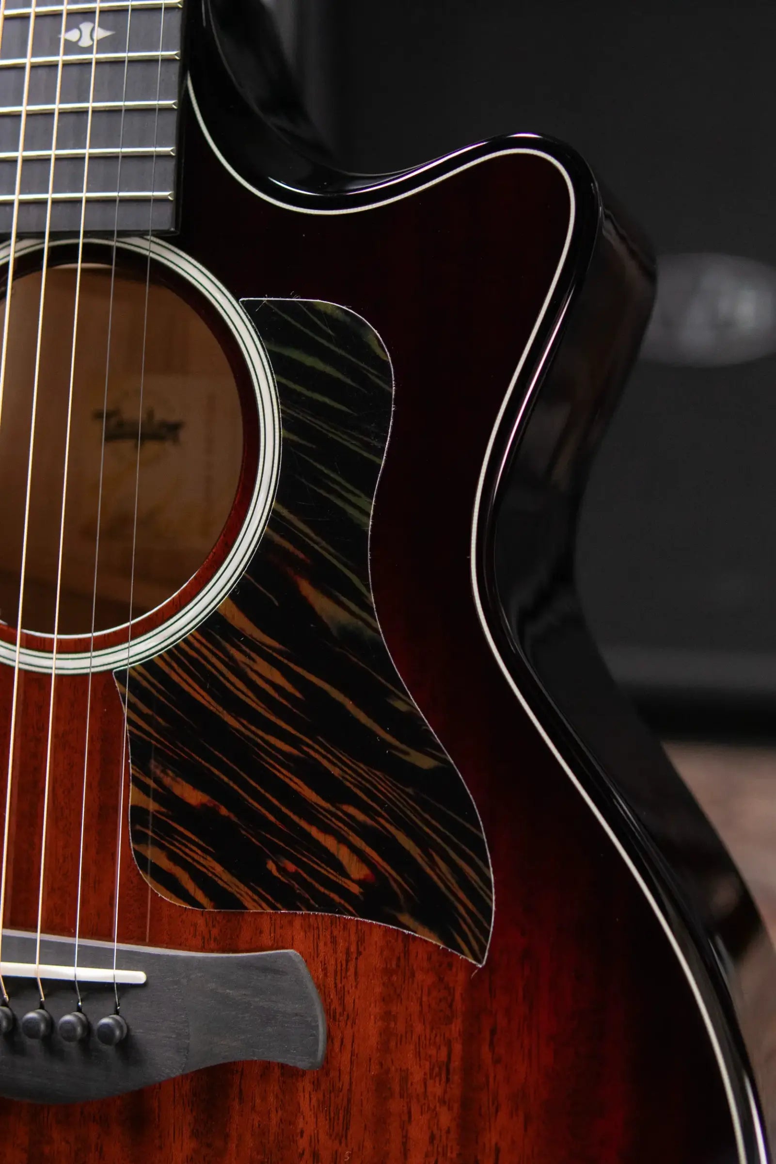 Taylor Next Generation Builder's Edition 524ce Grand Auditorium Acoustic/Electric Guitar with Hardshell Case