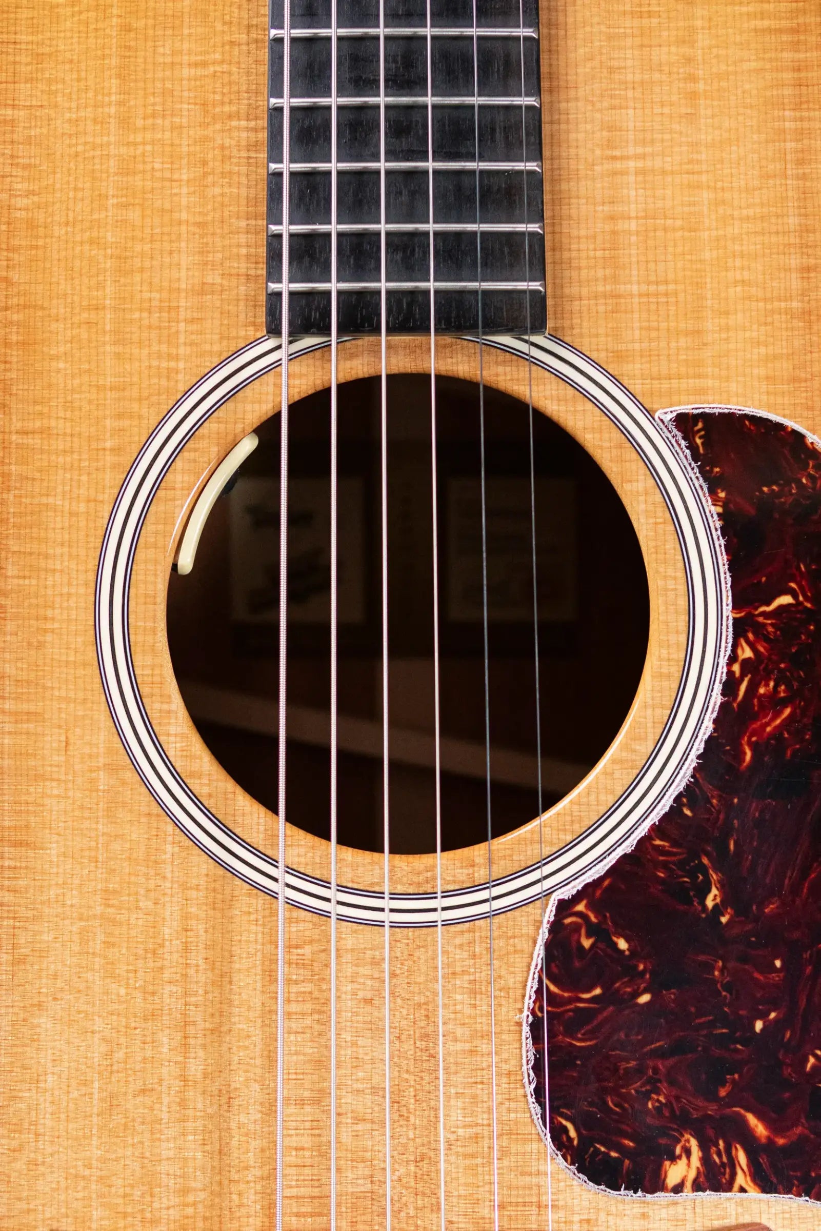 Taylor Trey Hensley Gold Label 510e Special Edition Dreadnought Acoustic / Electric Guitar - Antique Blonde with Hardshell Case