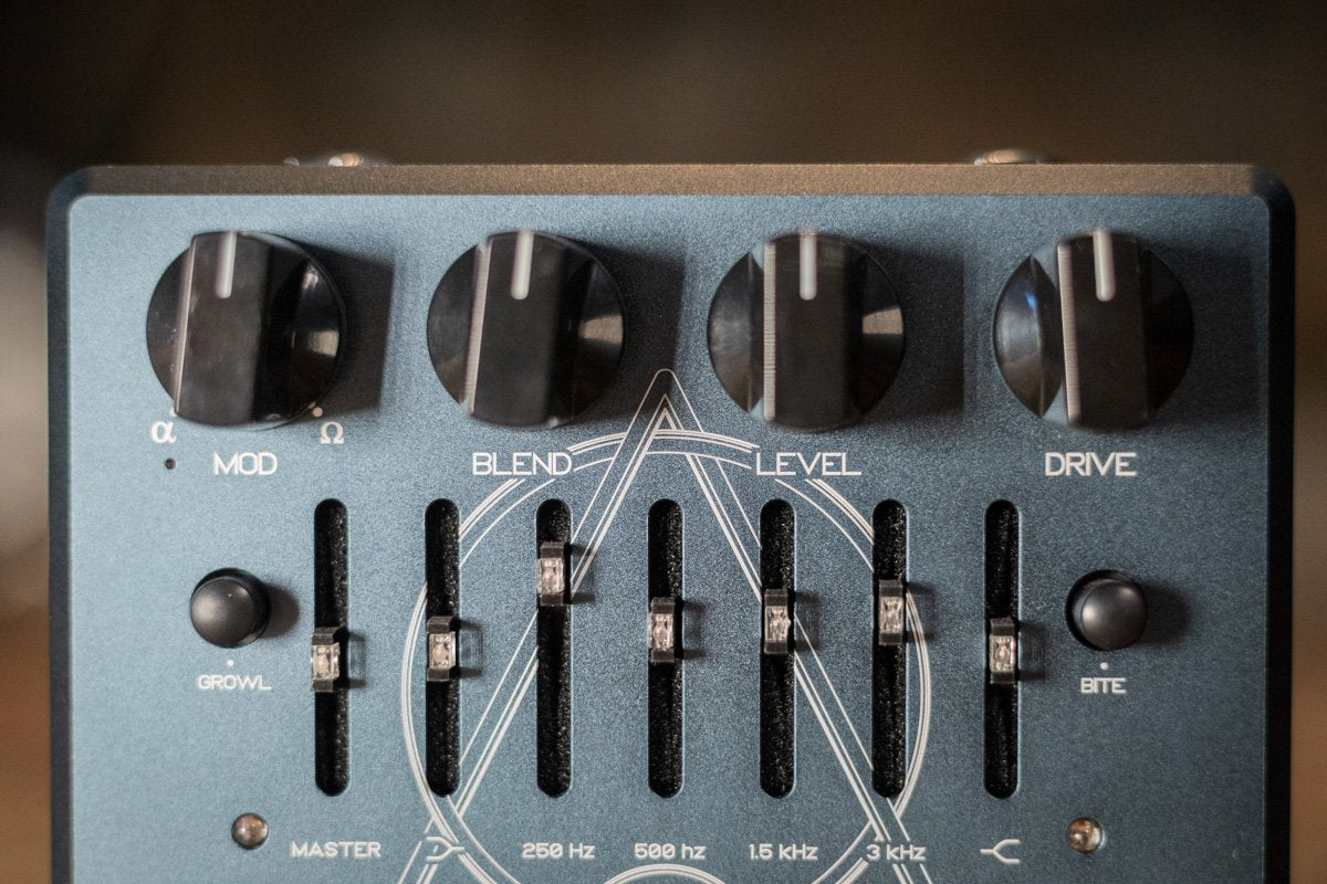 Darkglass Alpha Omega Ultra V2 Bass Preamp Bass Pedal with Aux In - Floor Model