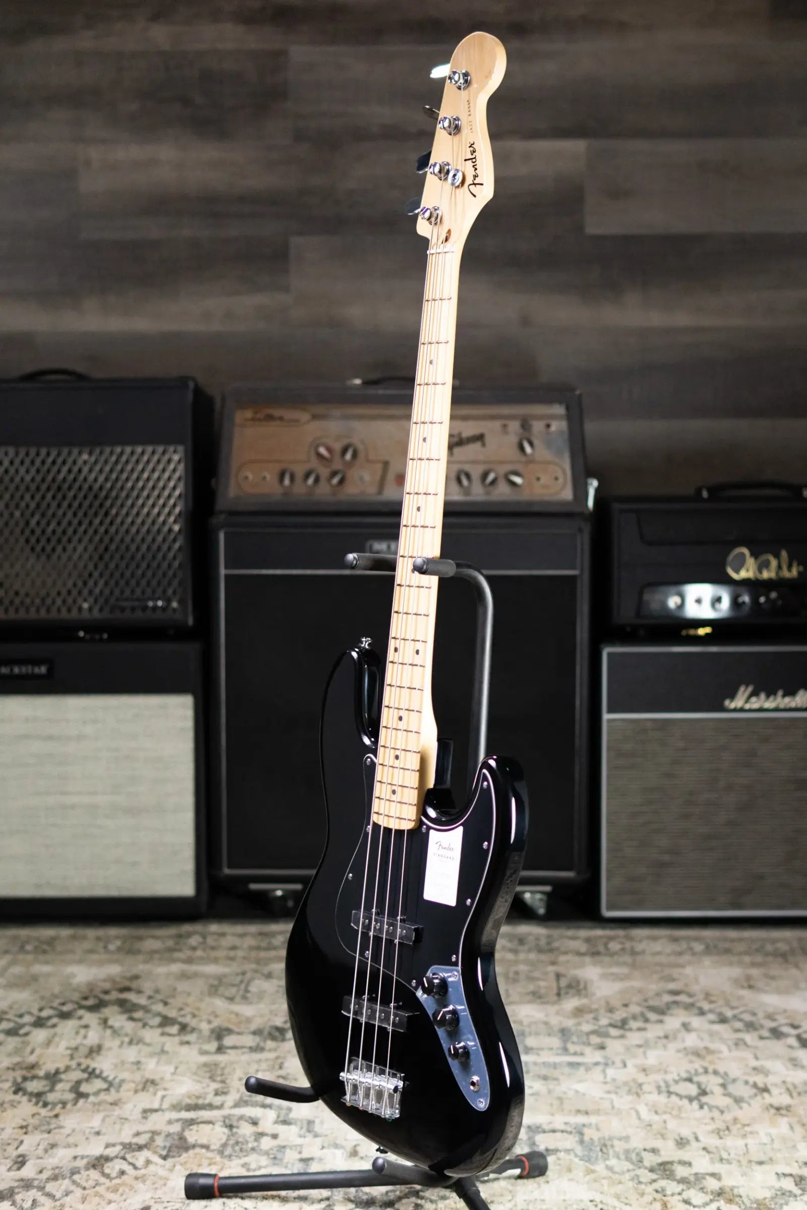 Fender Standard Jazz Bass - Black