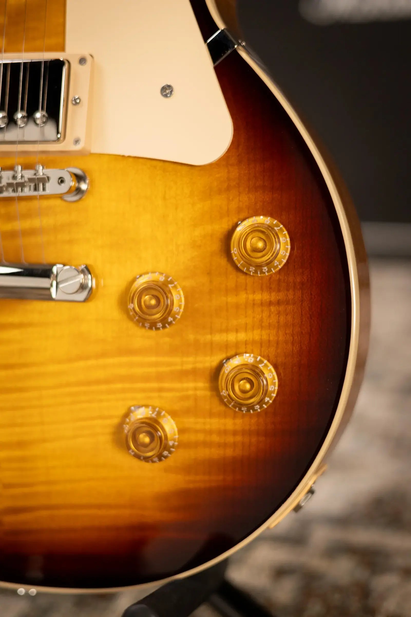 Gibson Les Paul Standard '50s Electric Guitar - Tobacco Burst with Hardshell Case