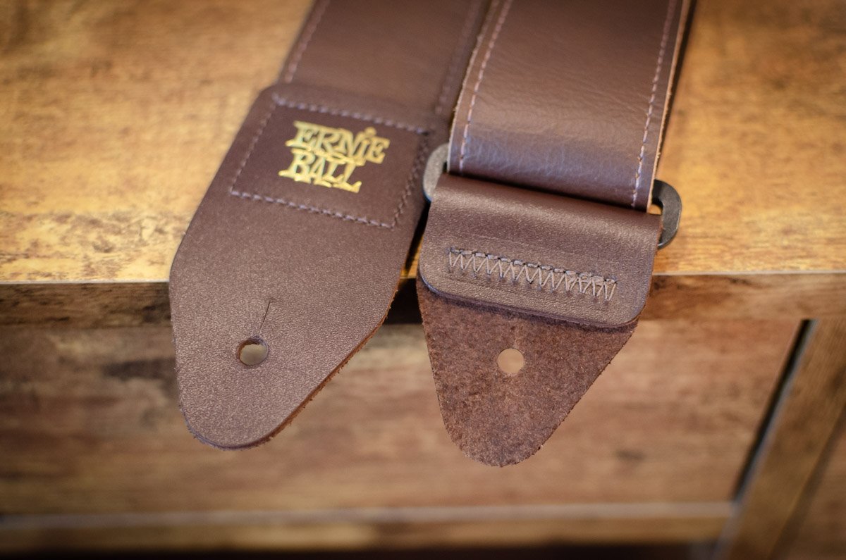 Ernie Ball P04135 2" Tri-Glide Italian Leather Strap Brown