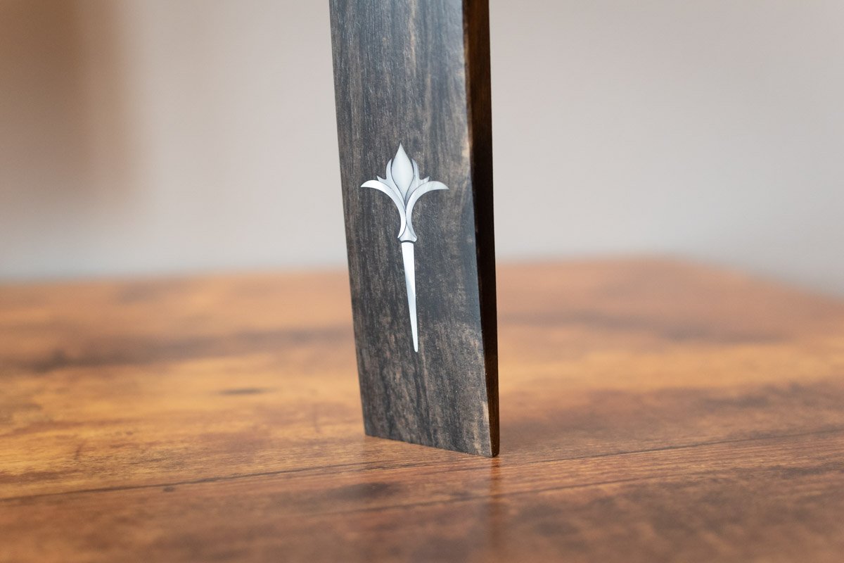 Taylor Nouveau Guitar Hanger - Ebony, Acrylic Inlay