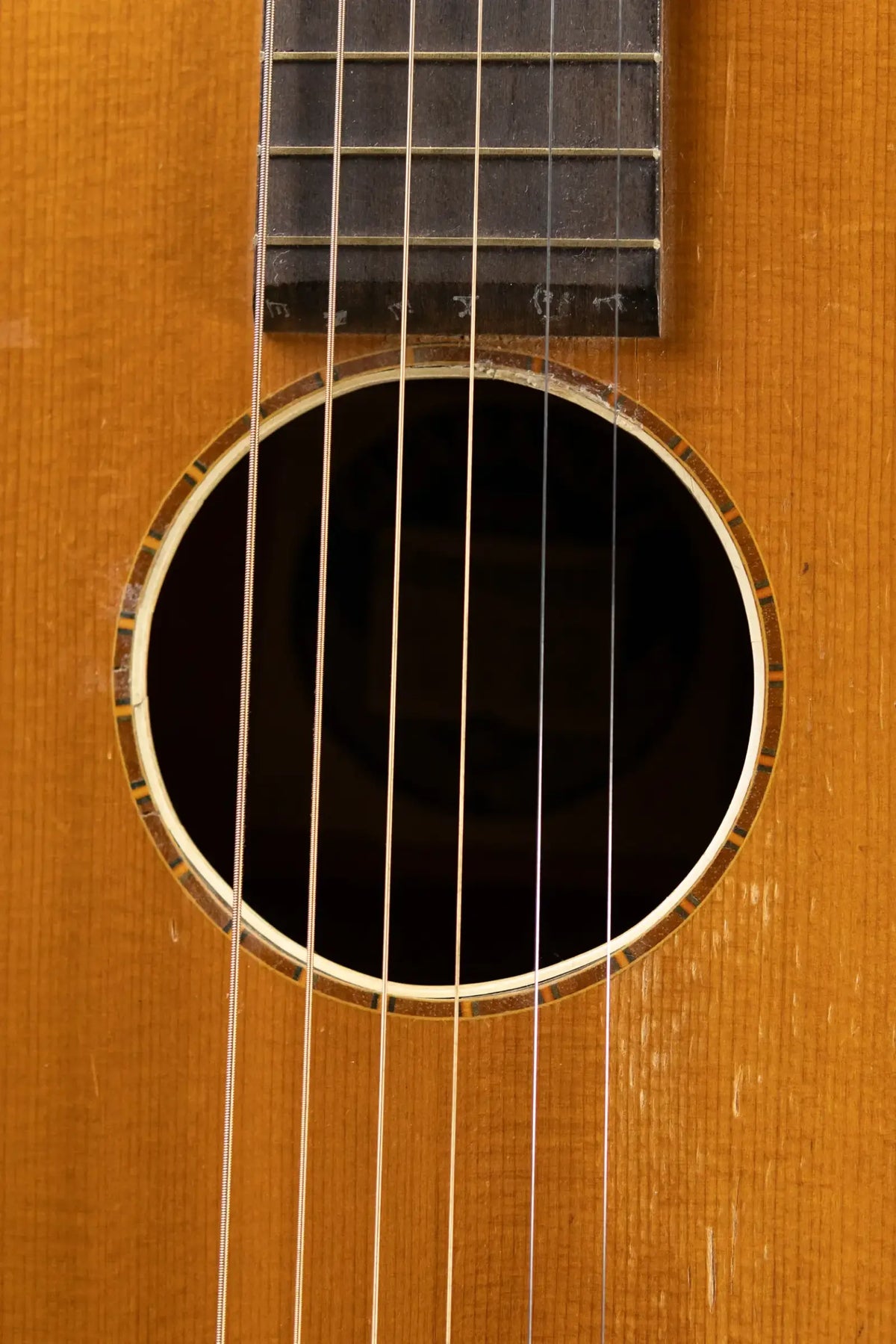1929-1933 Supertone (Harmony) Bradley Kincaid “Houn' Dog” with Original Hardshell Case