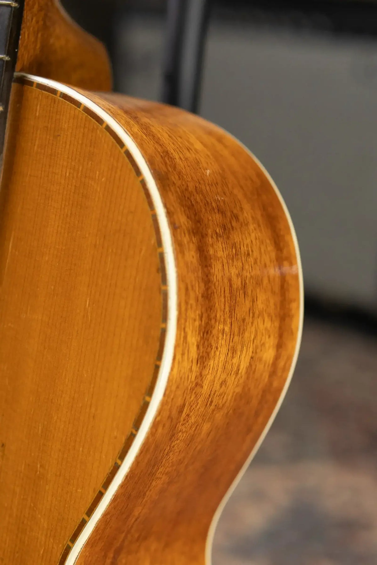 1929-1933 Supertone (Harmony) Bradley Kincaid “Houn' Dog” with Original Hardshell Case