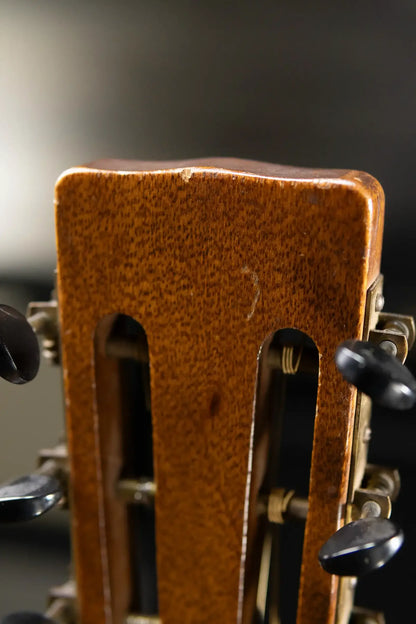 1929-1933 Supertone (Harmony) Bradley Kincaid “Houn' Dog” with Original Hardshell Case