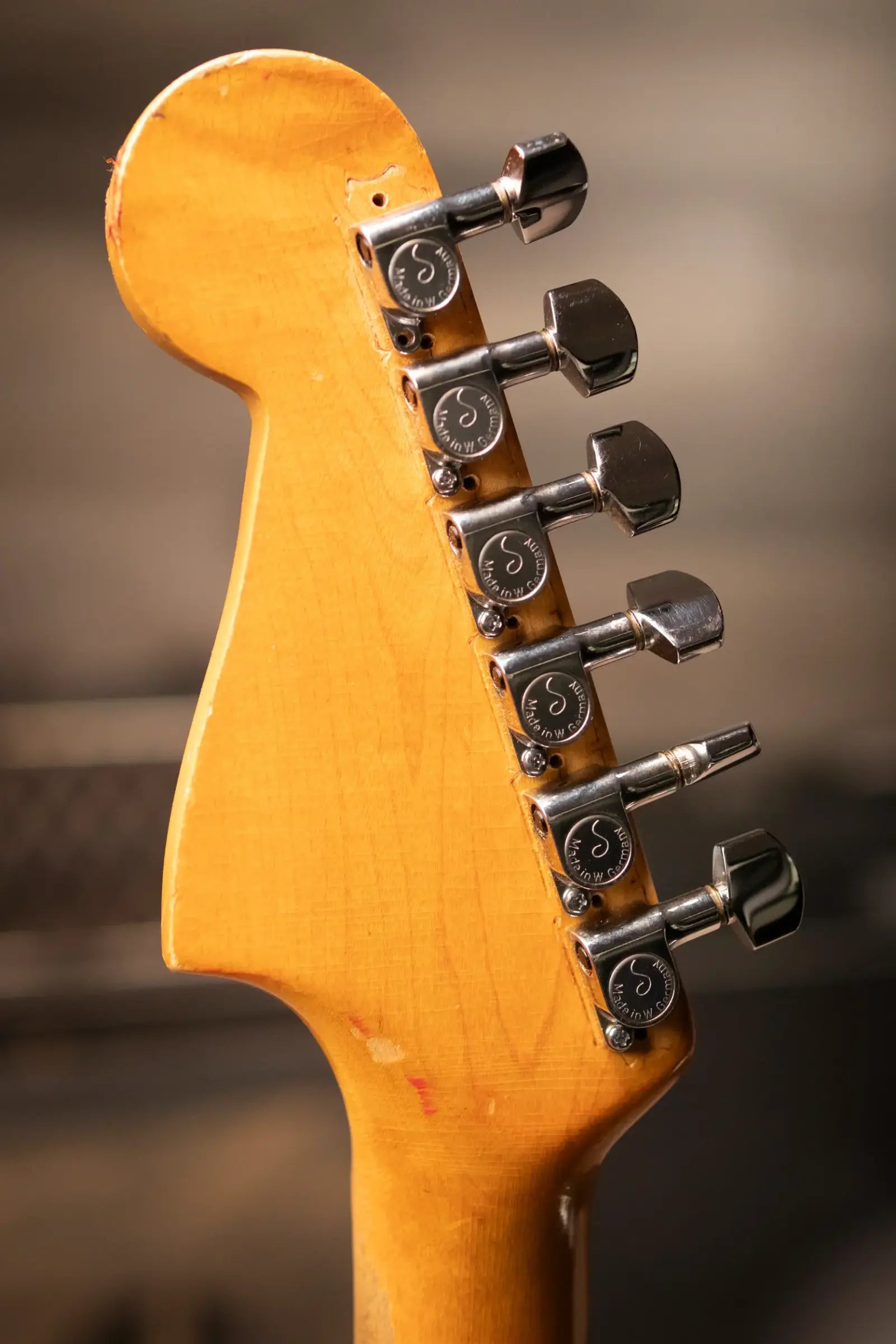 Fender Vintage 1962 Jazzmaster Electric Guitar - 3-Tone Sunburst with Hardshell Case - Used