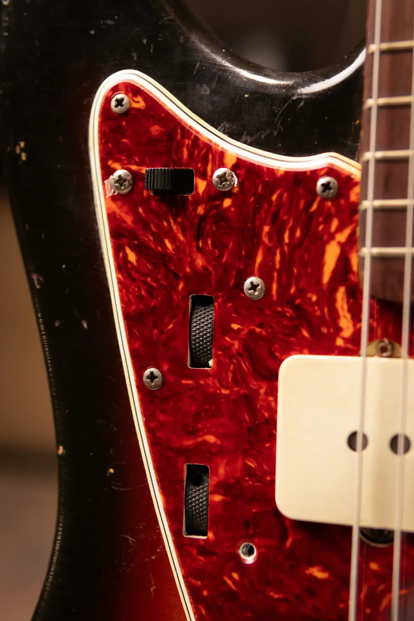 Fender Vintage 1962 Jazzmaster Electric Guitar - 3-Tone Sunburst with Hardshell Case - Used