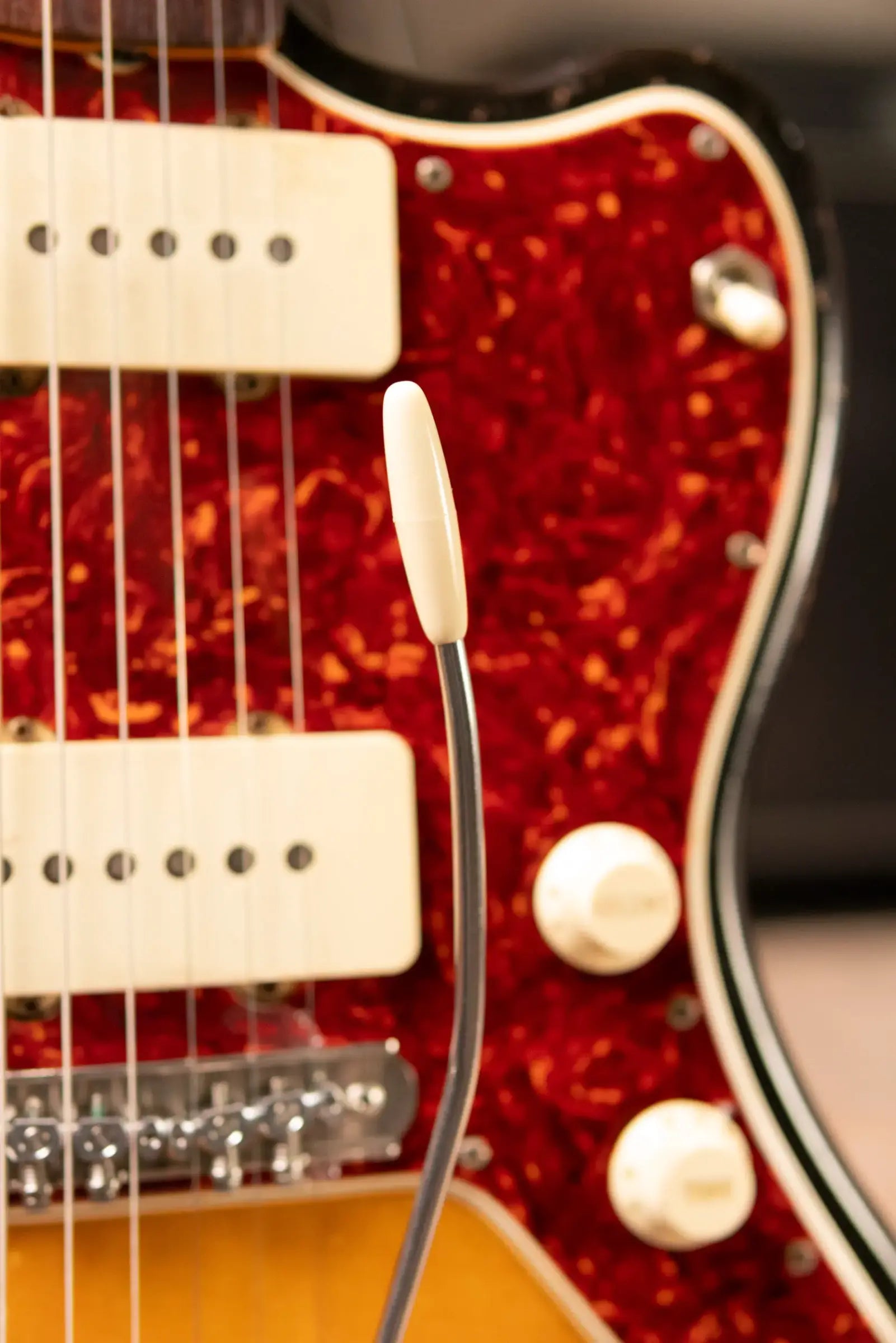 Fender Vintage 1962 Jazzmaster Electric Guitar - 3-Tone Sunburst with Hardshell Case - Used