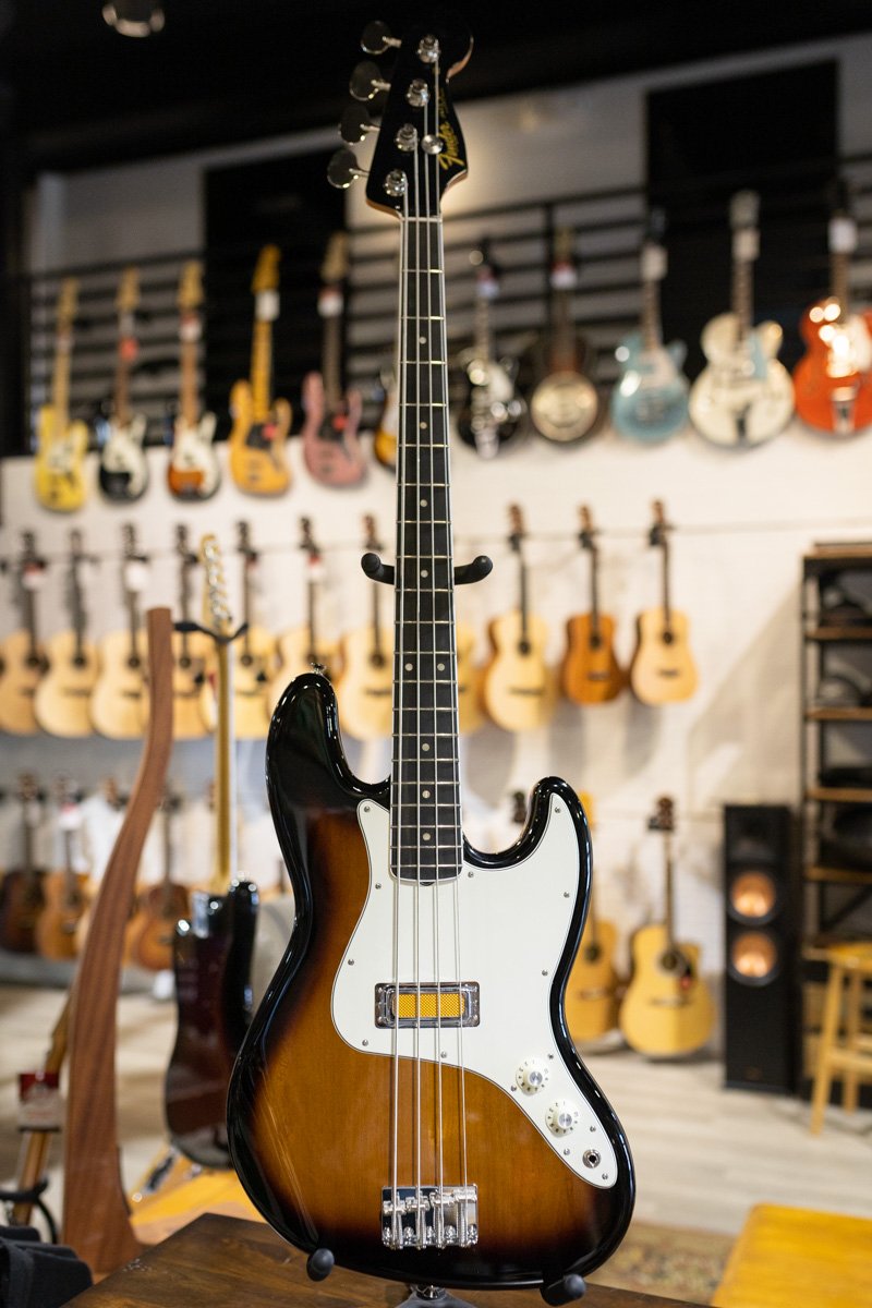 Fender Gold Foil Jazz Bass, Ebony Fingerboard, 2-Color Sunburst - Deluxe Gig Bag