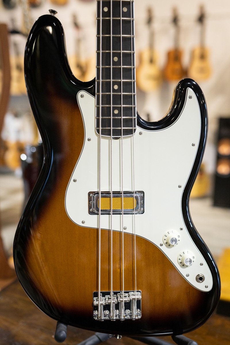 Fender Gold Foil Jazz Bass, Ebony Fingerboard, 2-Color Sunburst - Deluxe Gig Bag