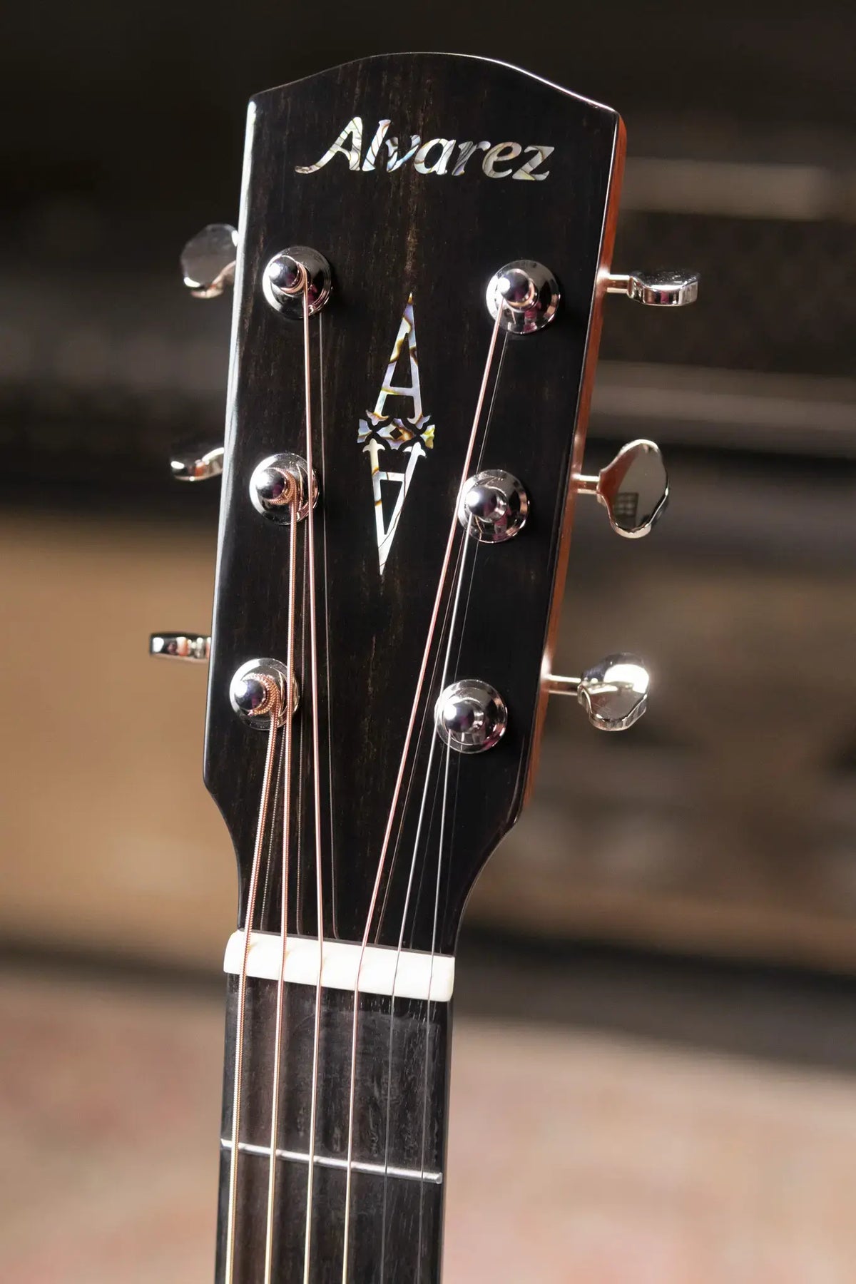 Alvarez LD70e Laureate Dreadnought Acoustic/Electric Guitar - Daybreak with Softshell Case - Demo