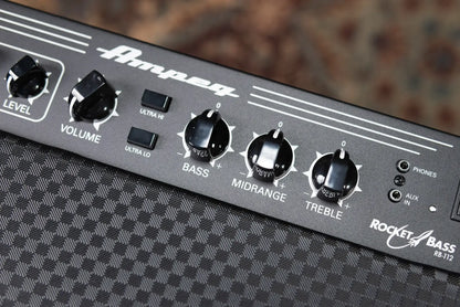 Ampeg Rocket Bass RB-112 Combo Bass Amplifier