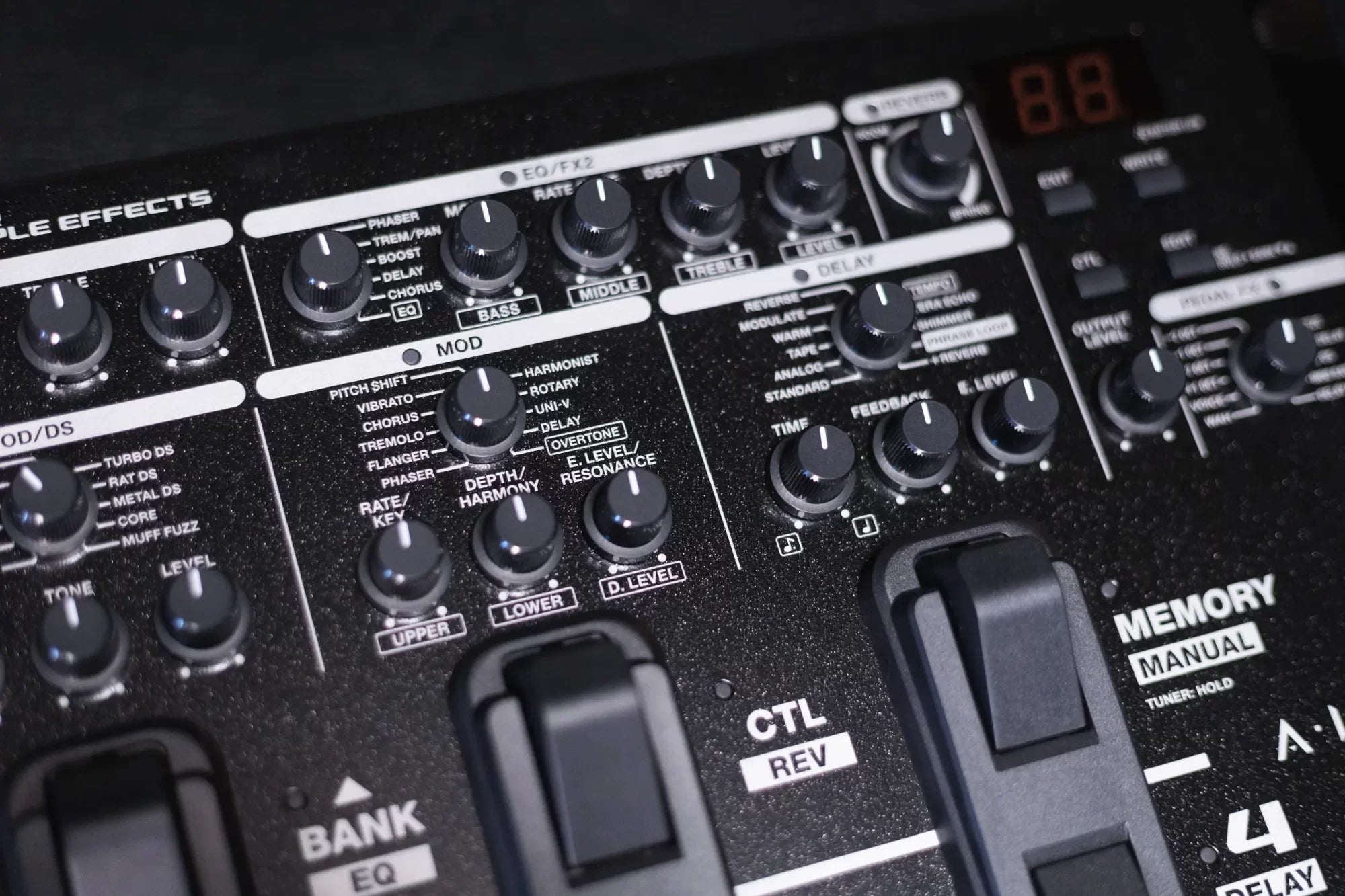 Boss ME-90 Multi-Effects Guitar Processor Pedal Board