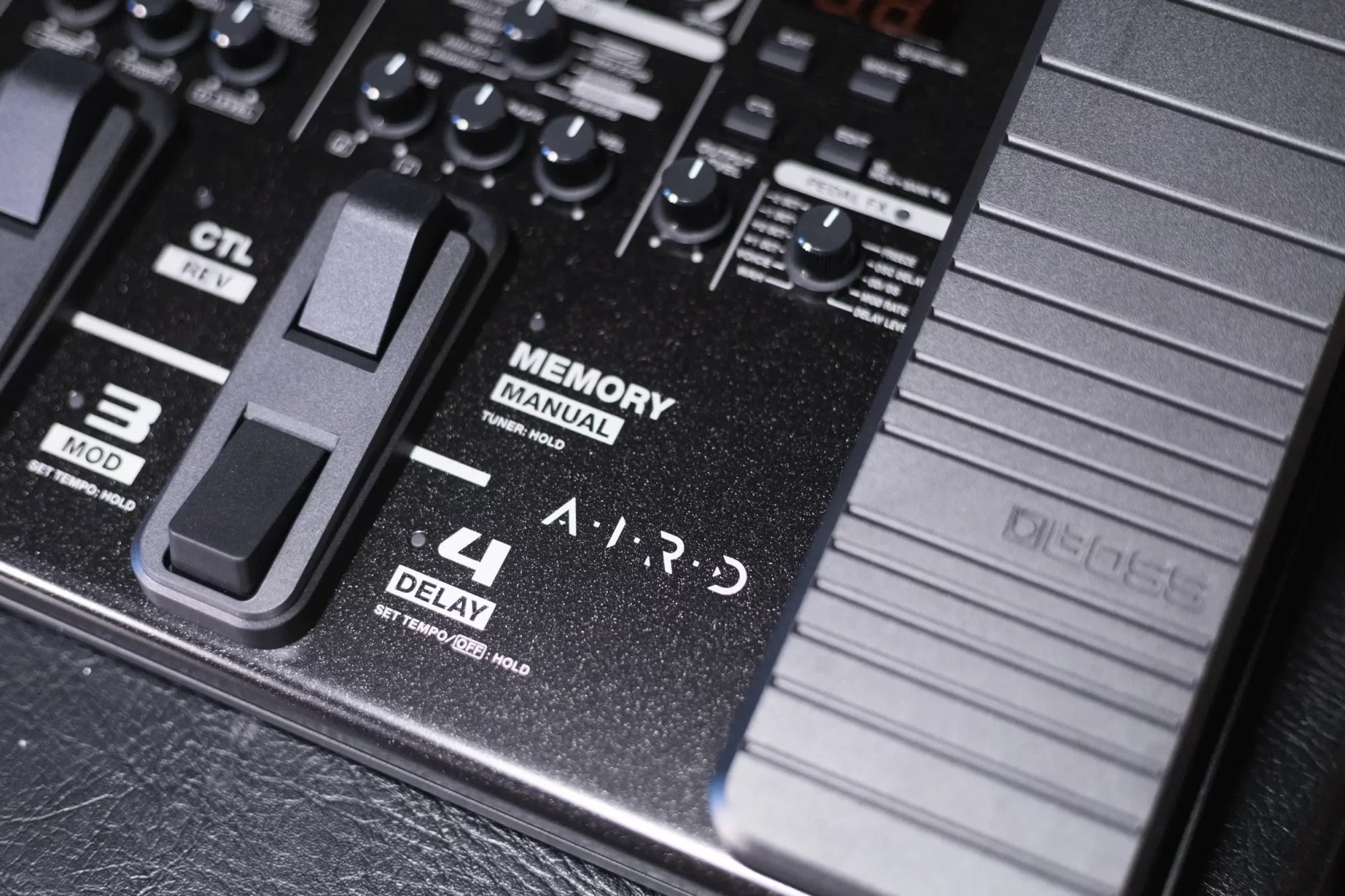 Boss ME-90 Multi-Effects Guitar Processor Pedal Board