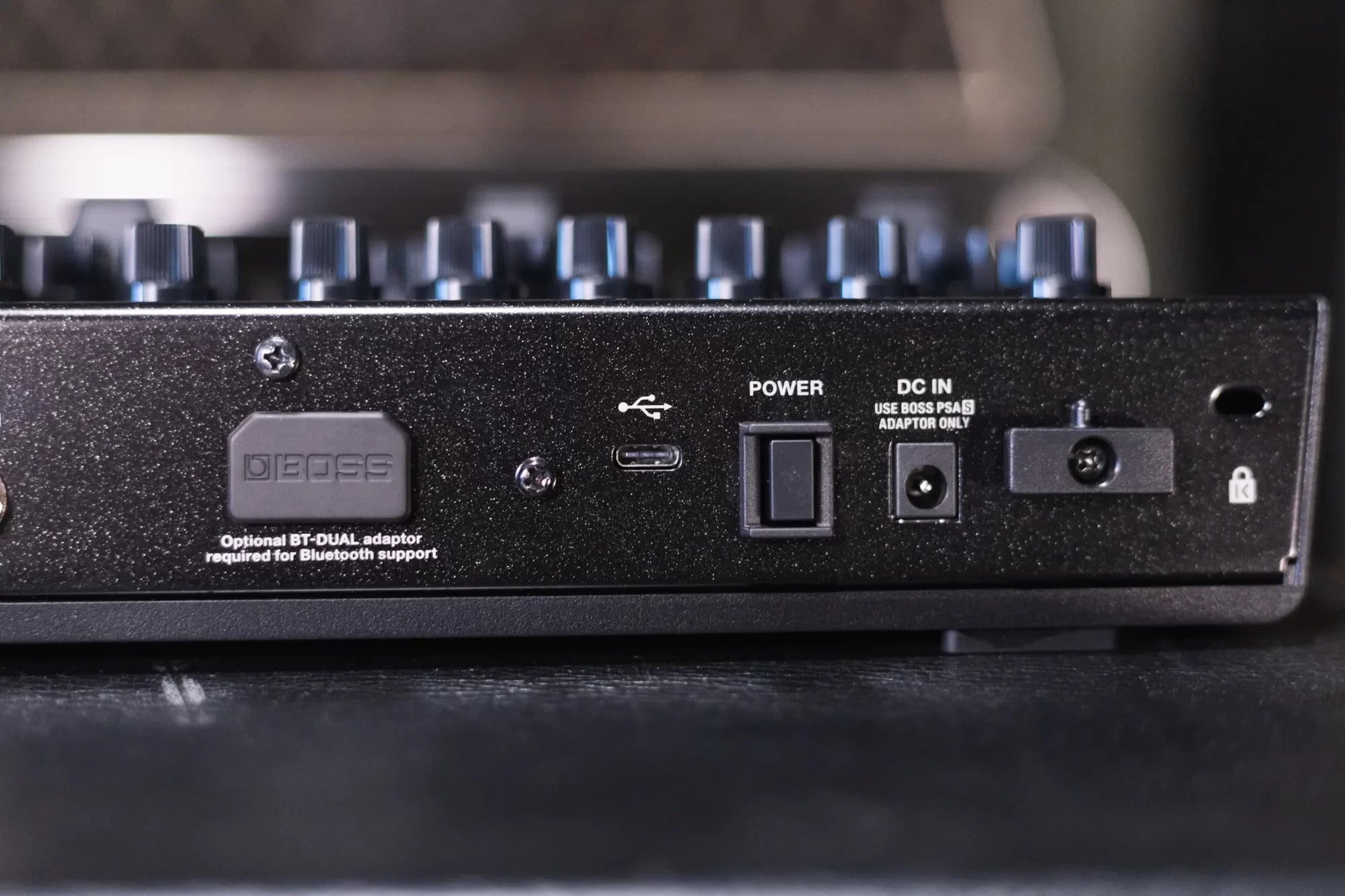 Boss ME-90 Multi-Effects Guitar Processor Pedal Board