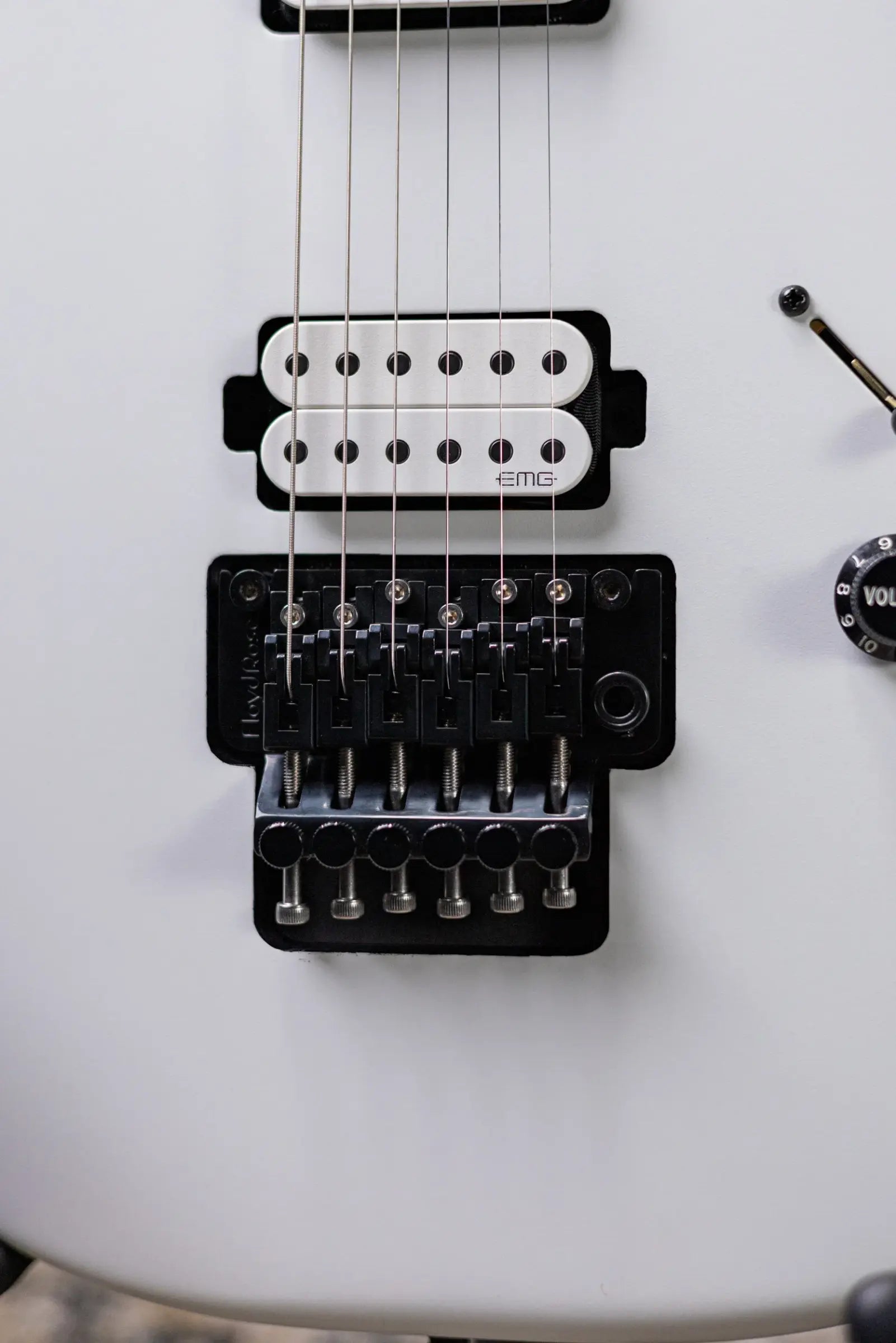 Charvel Jim Root Signature Pro-Mod San Dimas Style 1 HH FR E Electric Guitar - Satin White with Hardshell Gig Bag