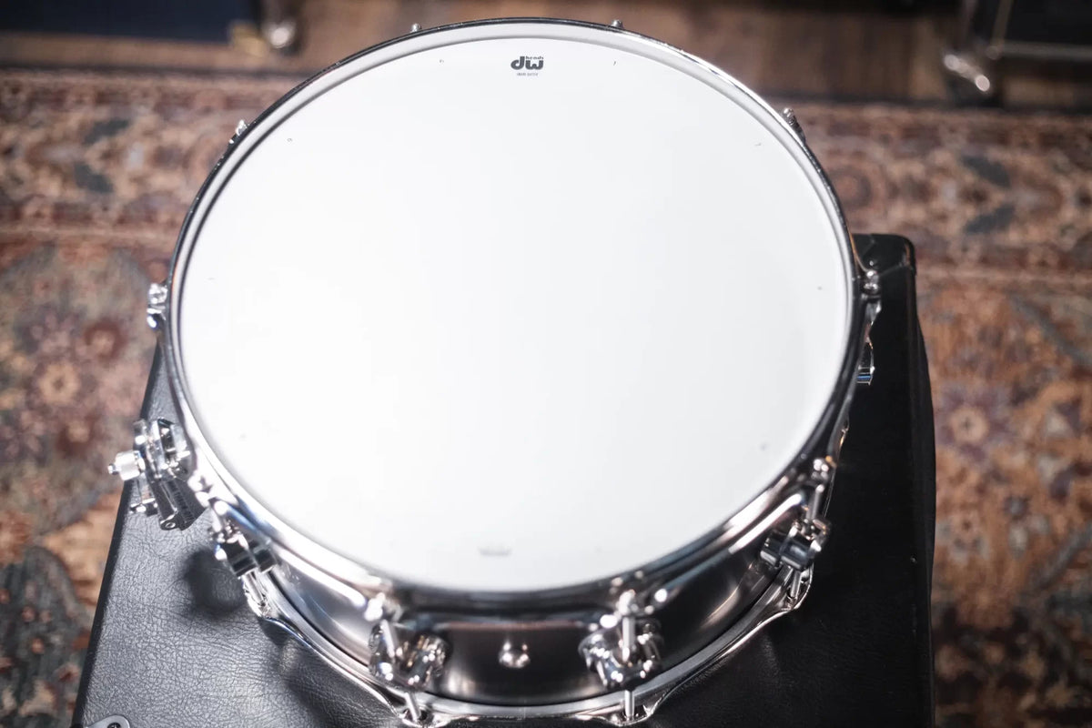 DW VB Snare Drum Satin Black over Brass haggertys 09 20230927122949