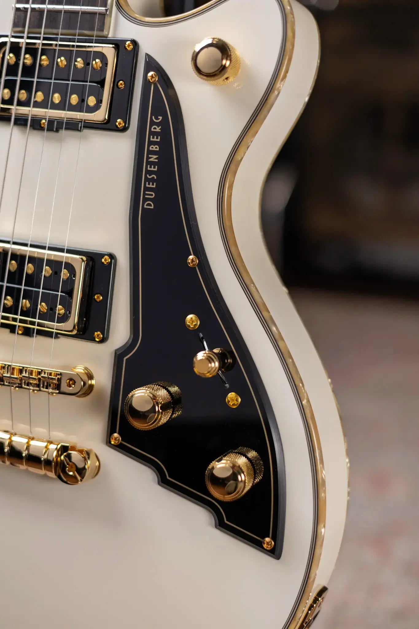 Duesenberg Fantom A Electric Guitar Aged White with Hardshell Case 6740fb2f81464