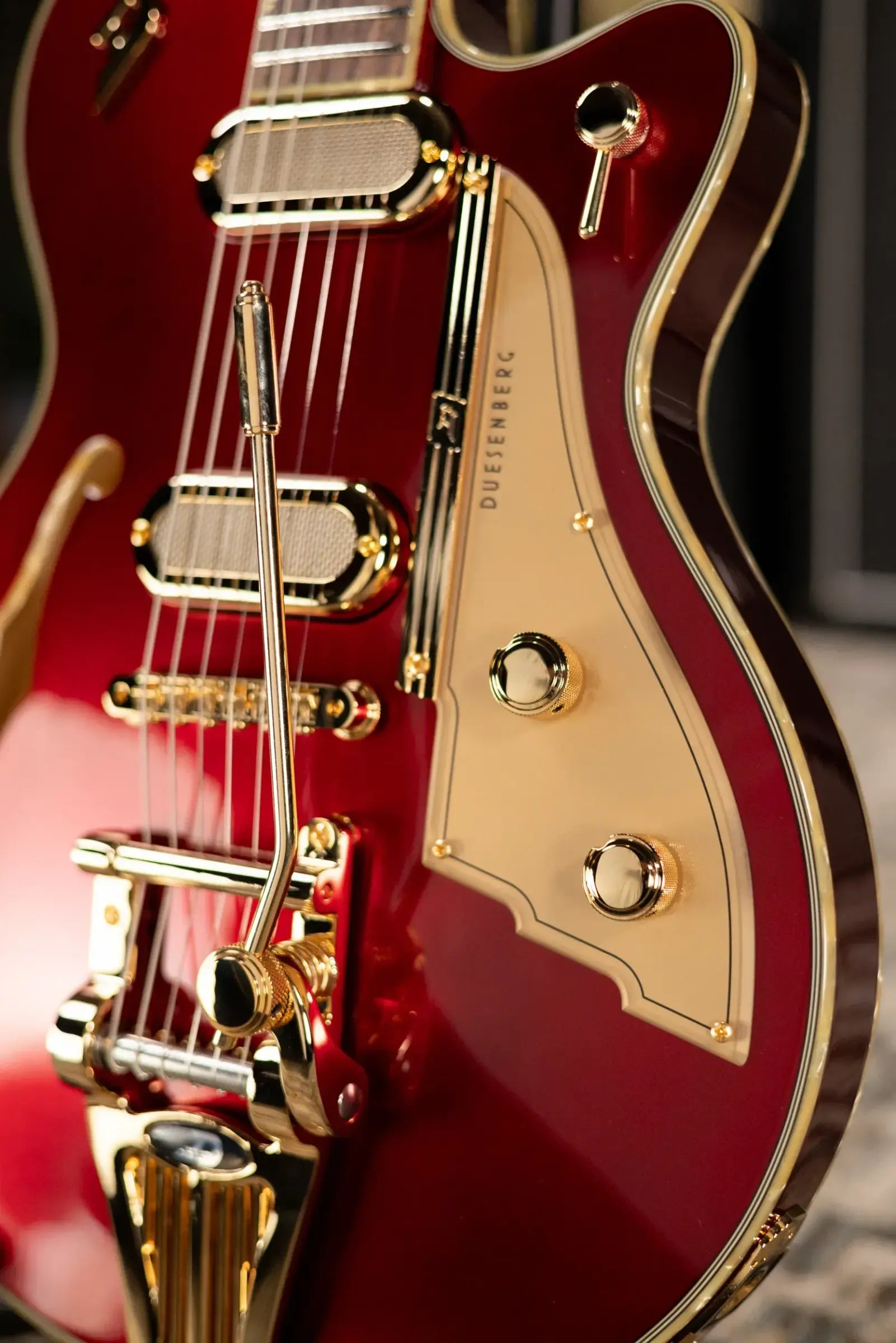 Duesenberg Starplayer TV Phonic Semi-hollow Electric Guitar - Balboa Pearl Red with Hardshell Case