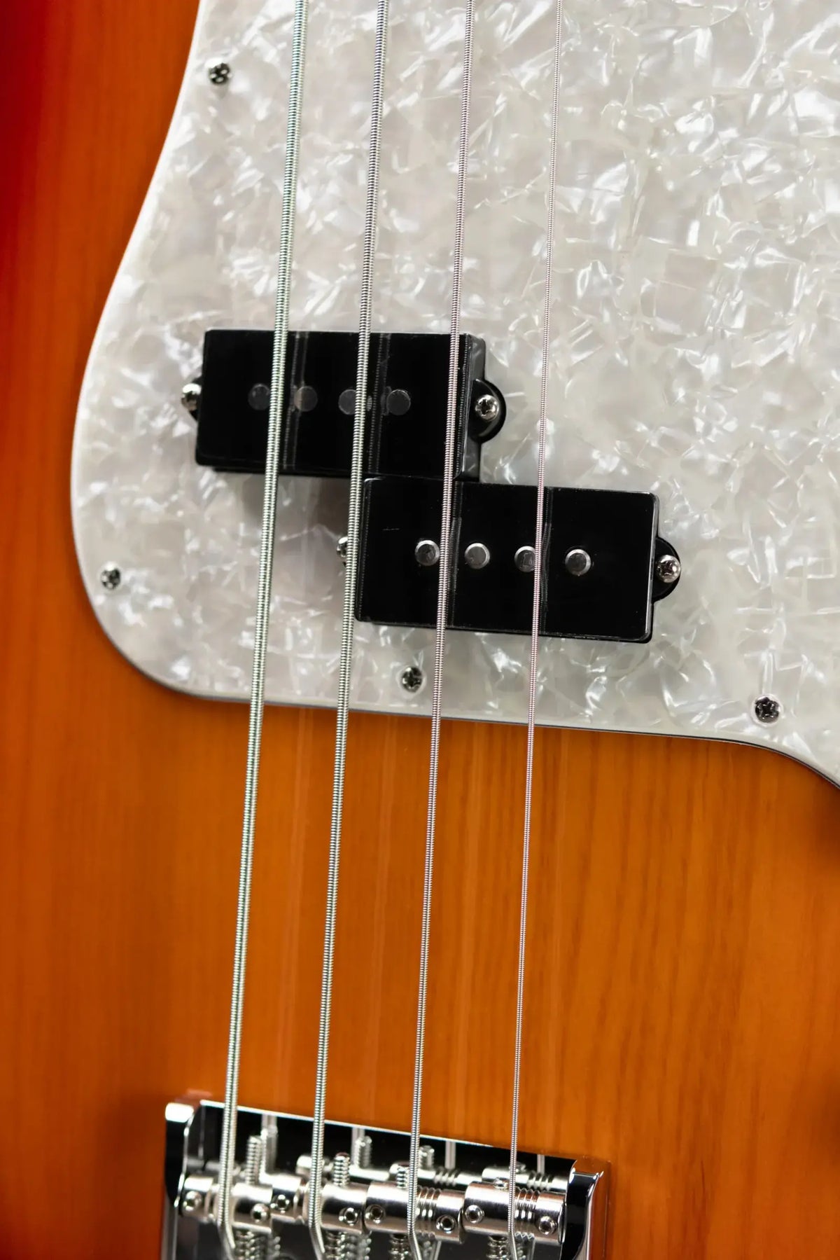 Fender American Professional Precision Bass - Aged Cherry Burst with Hardshell Case