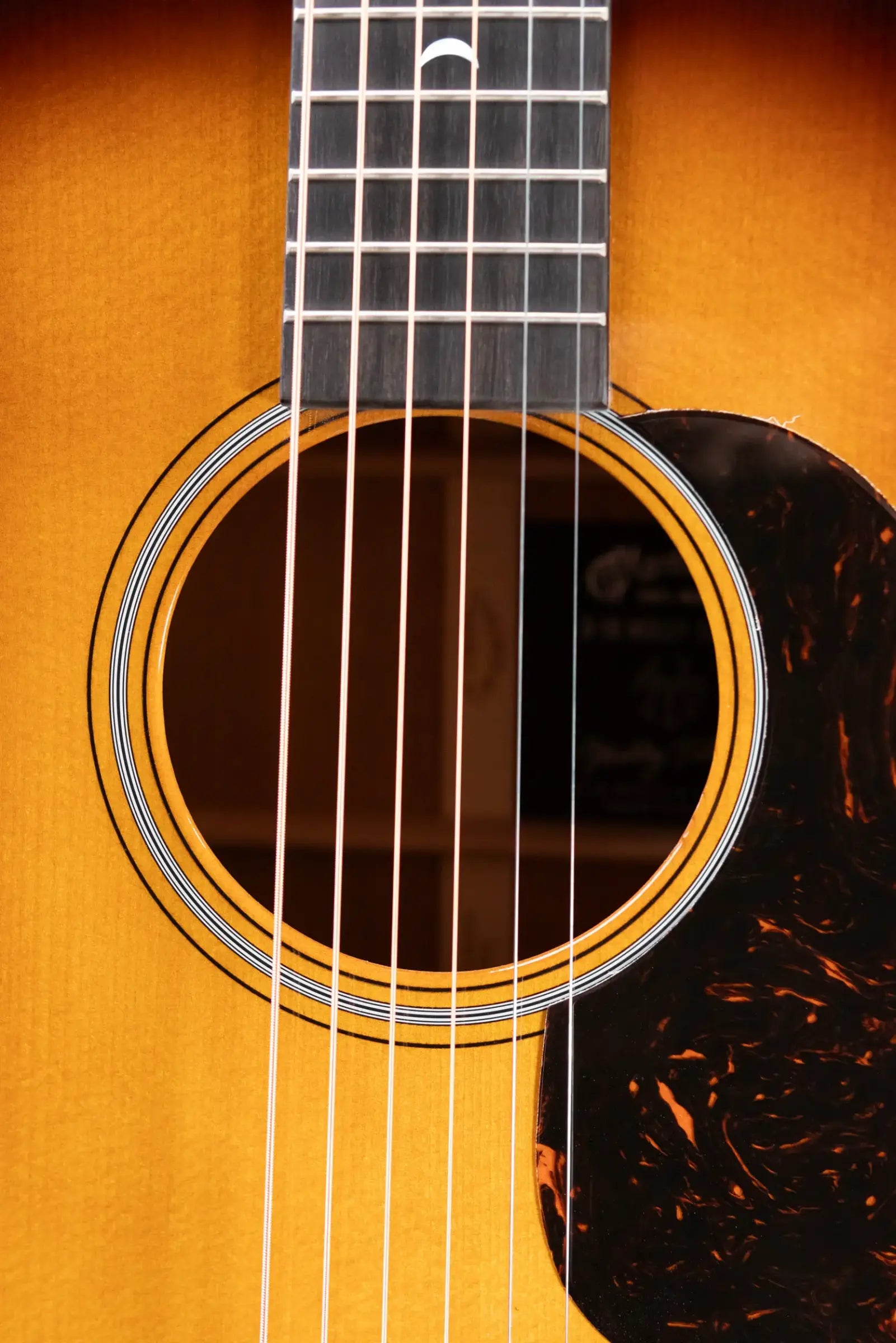 Martin D-18 Molly Tuttle Signature Dreadnought Acoustic Guitar - Vintage Sunburst with Hardshell Case