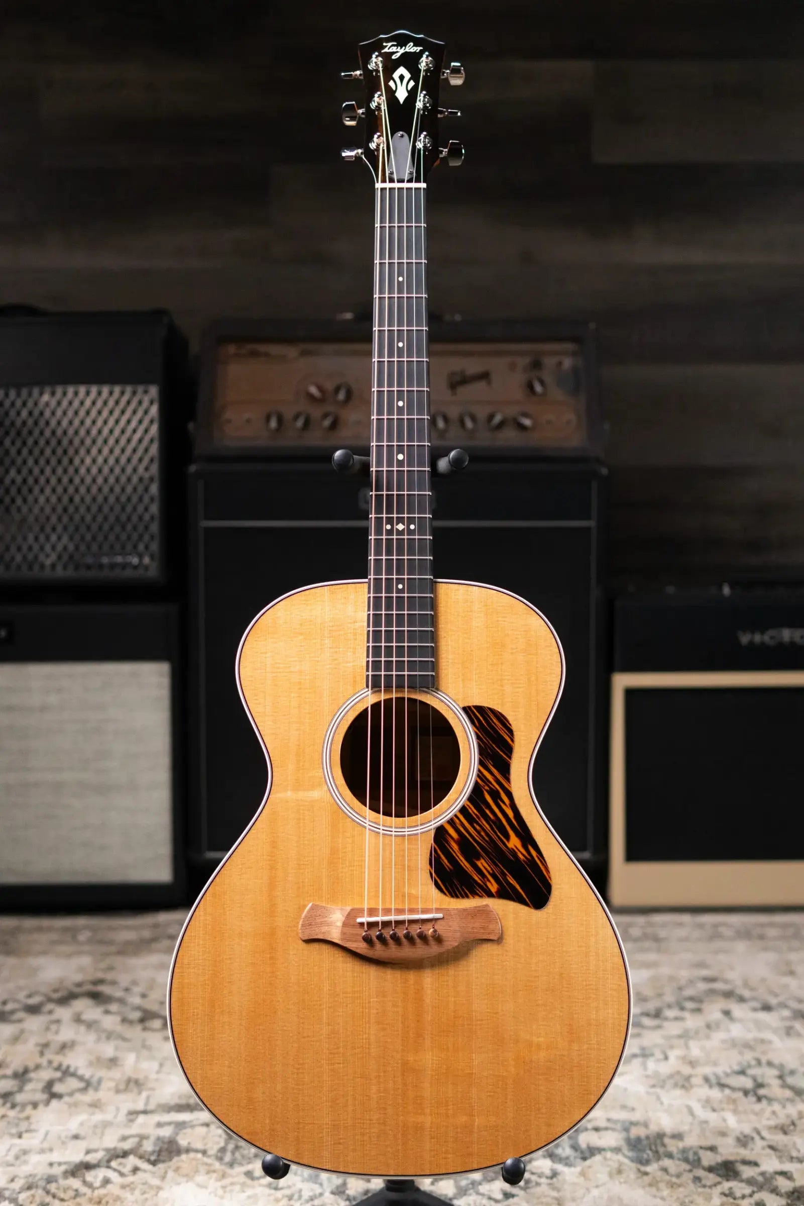 Taylor Gold Label 512e Grand Concert Acoustic/Electric Guitar - Natural with Hardshell Case