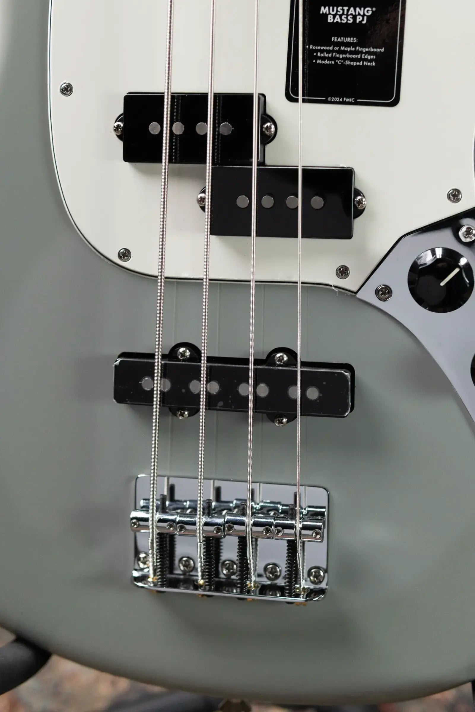 Fender Player II Mustang Bass PJ - Cactus Gray