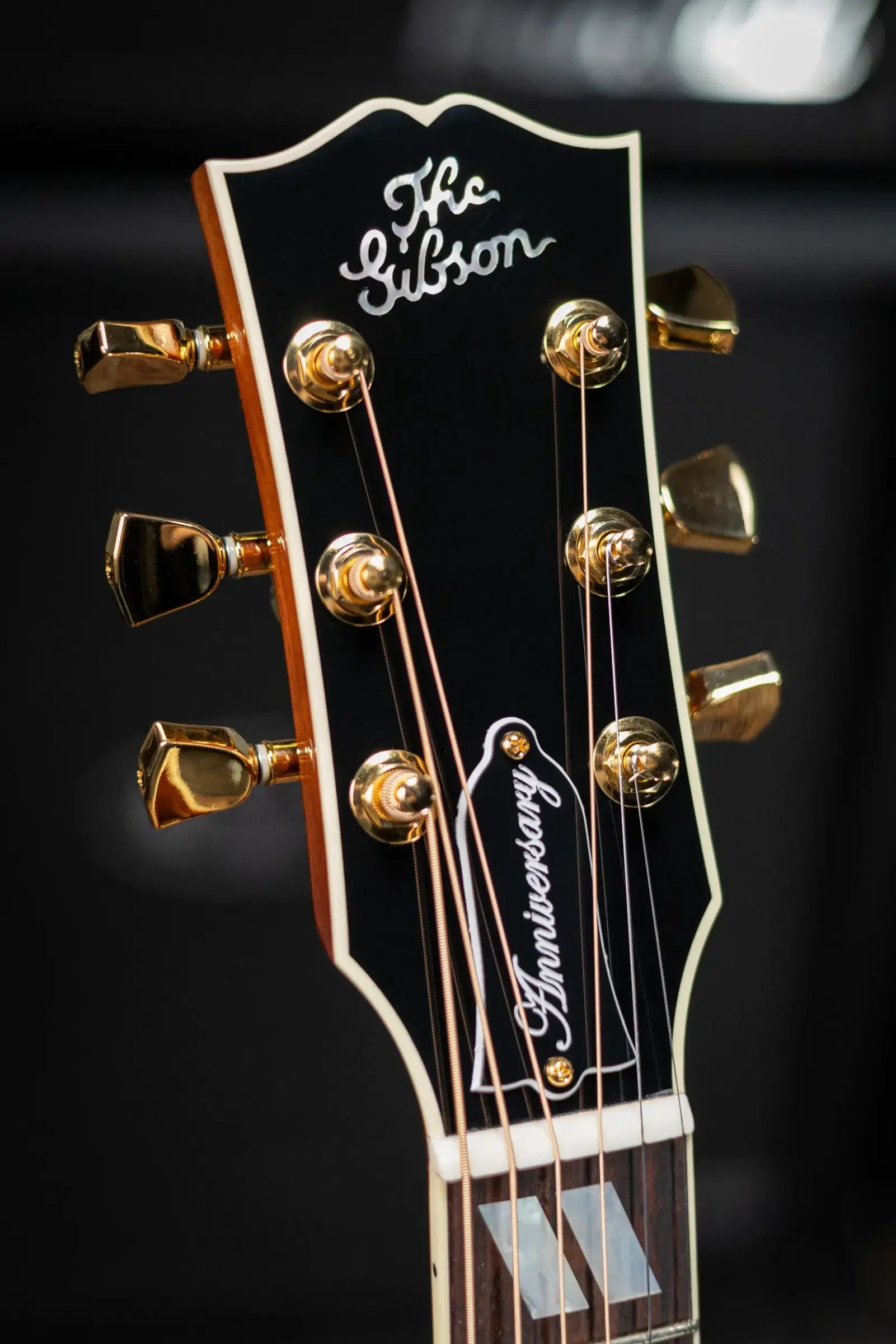 Gibson Hummingbird Anniversary Limited Edition Acoustic/Electric Guitar - Cremona Burst with Hardshell Case