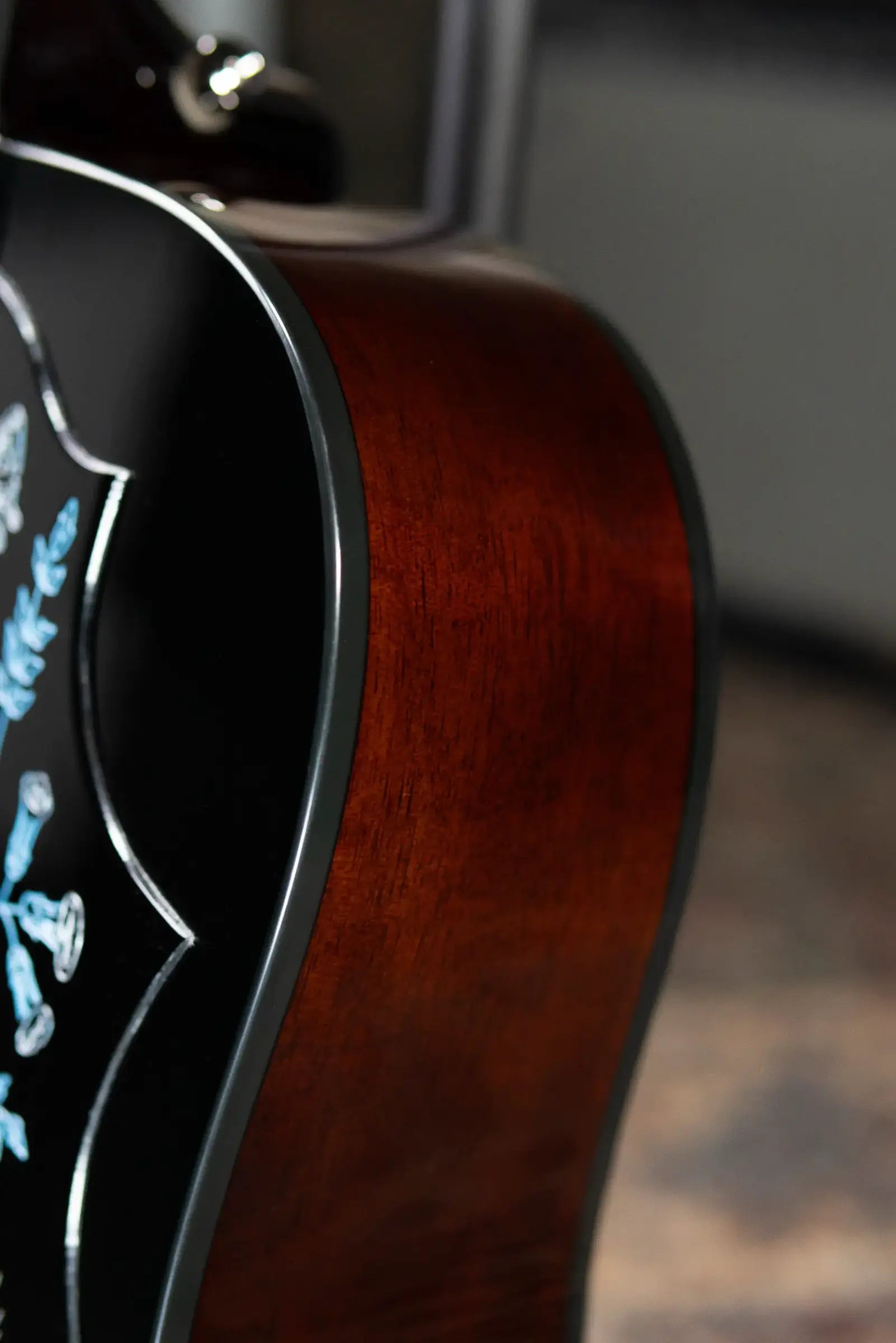 Epiphone Eric Church Signature Hummingbird Dark Studio Acoustic/Electric Guitar - Cobra Burst with Hardshell Case